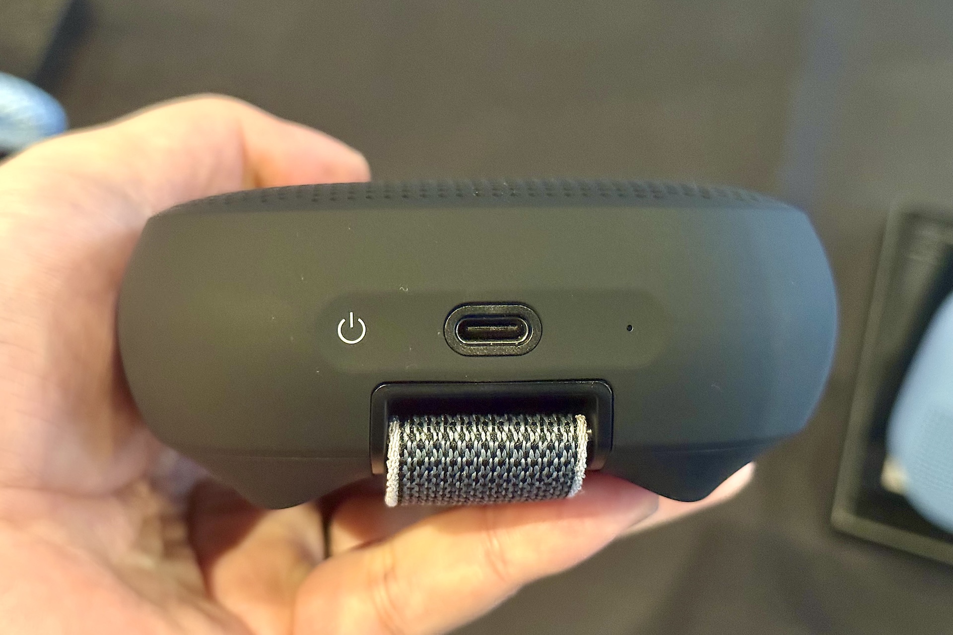 充電ケーブルはUSB-Cに対応