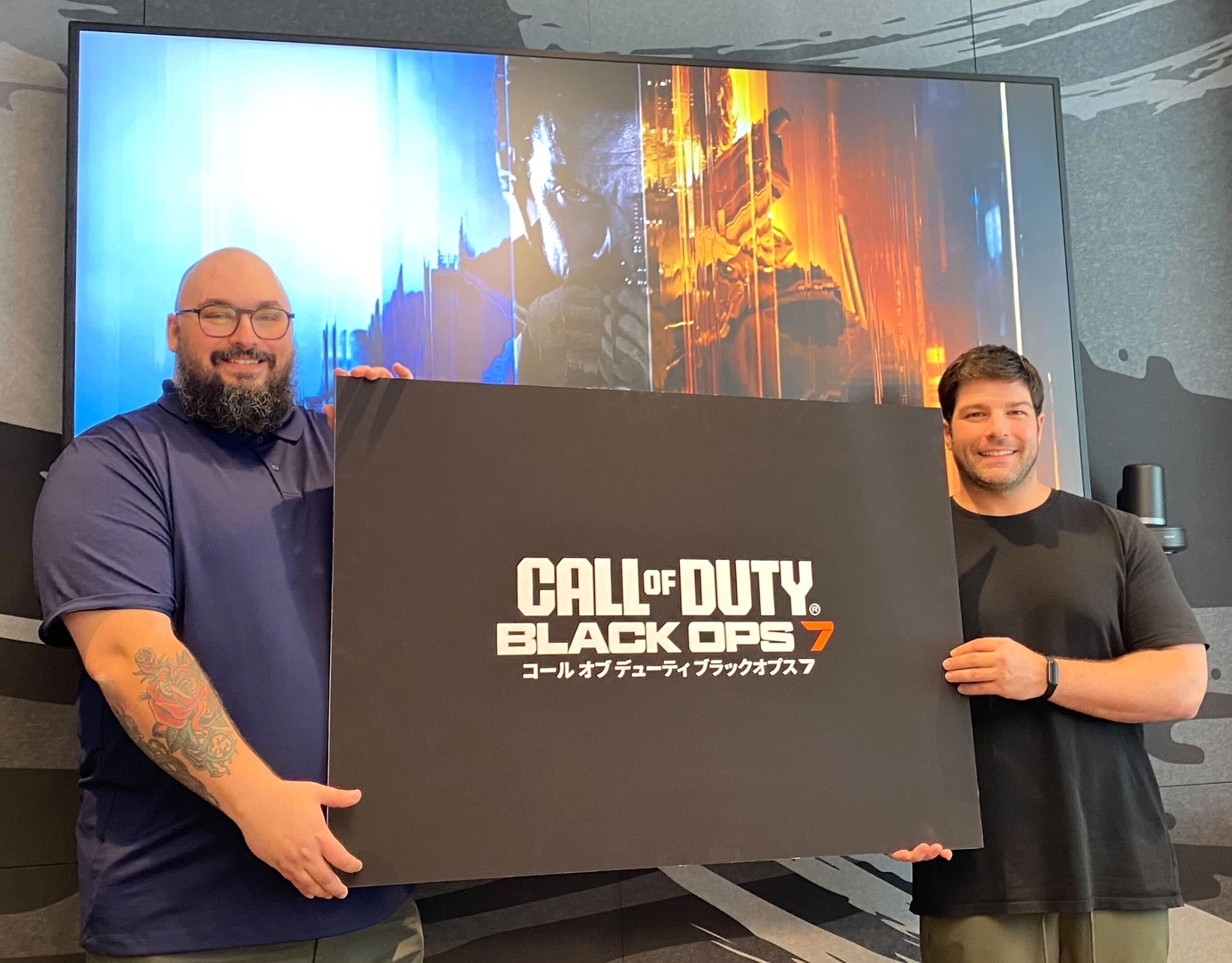 右：Treyarchアソシエイトクリエイティブディレクター　マイルス・レズリー氏。左：Beenoxリードデザイナー　マーク・アントワン・セインドン氏