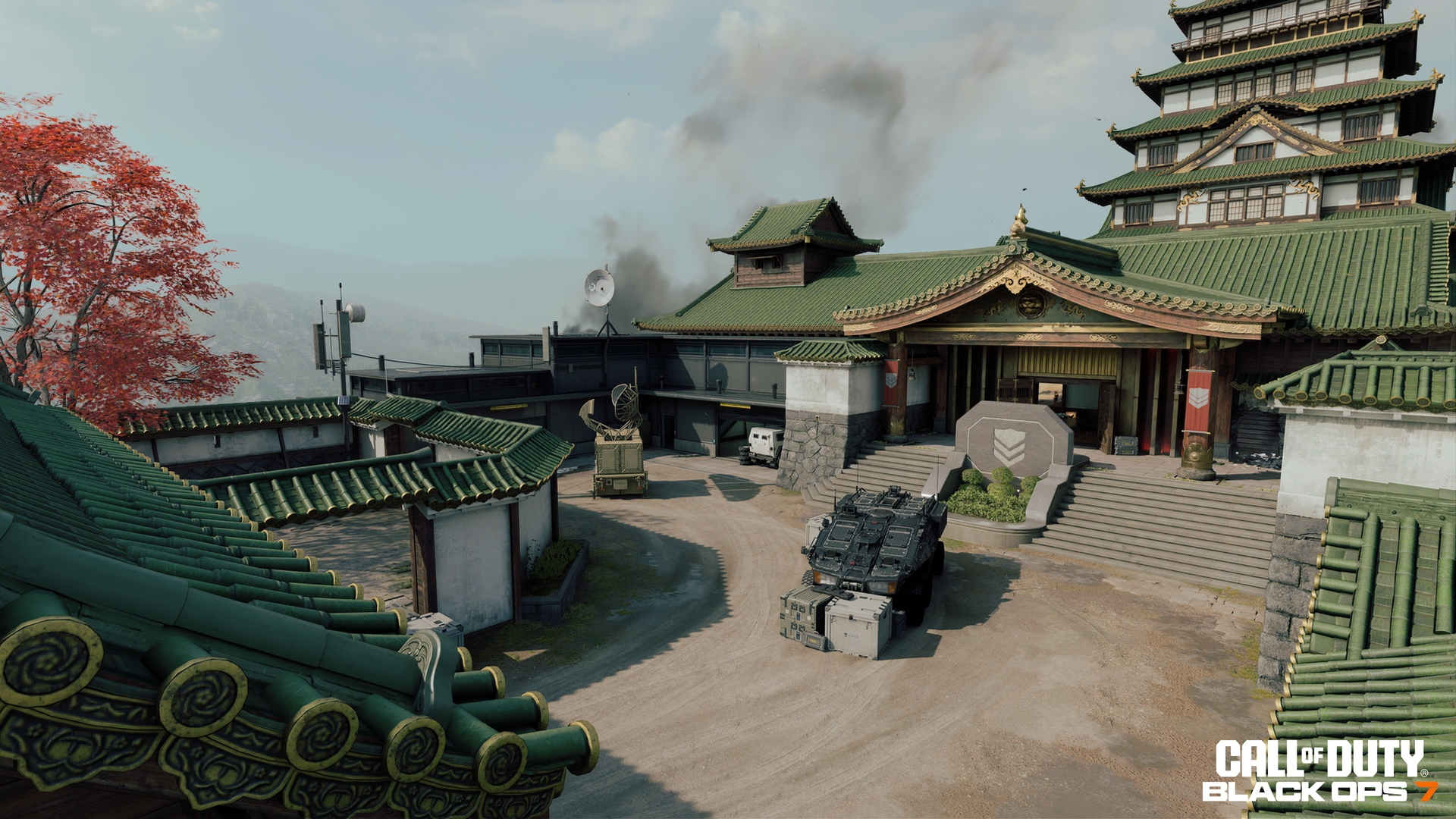 古めかしい城にハイテクミリタリー車両や設備が設置されているのにはロマンを感じる