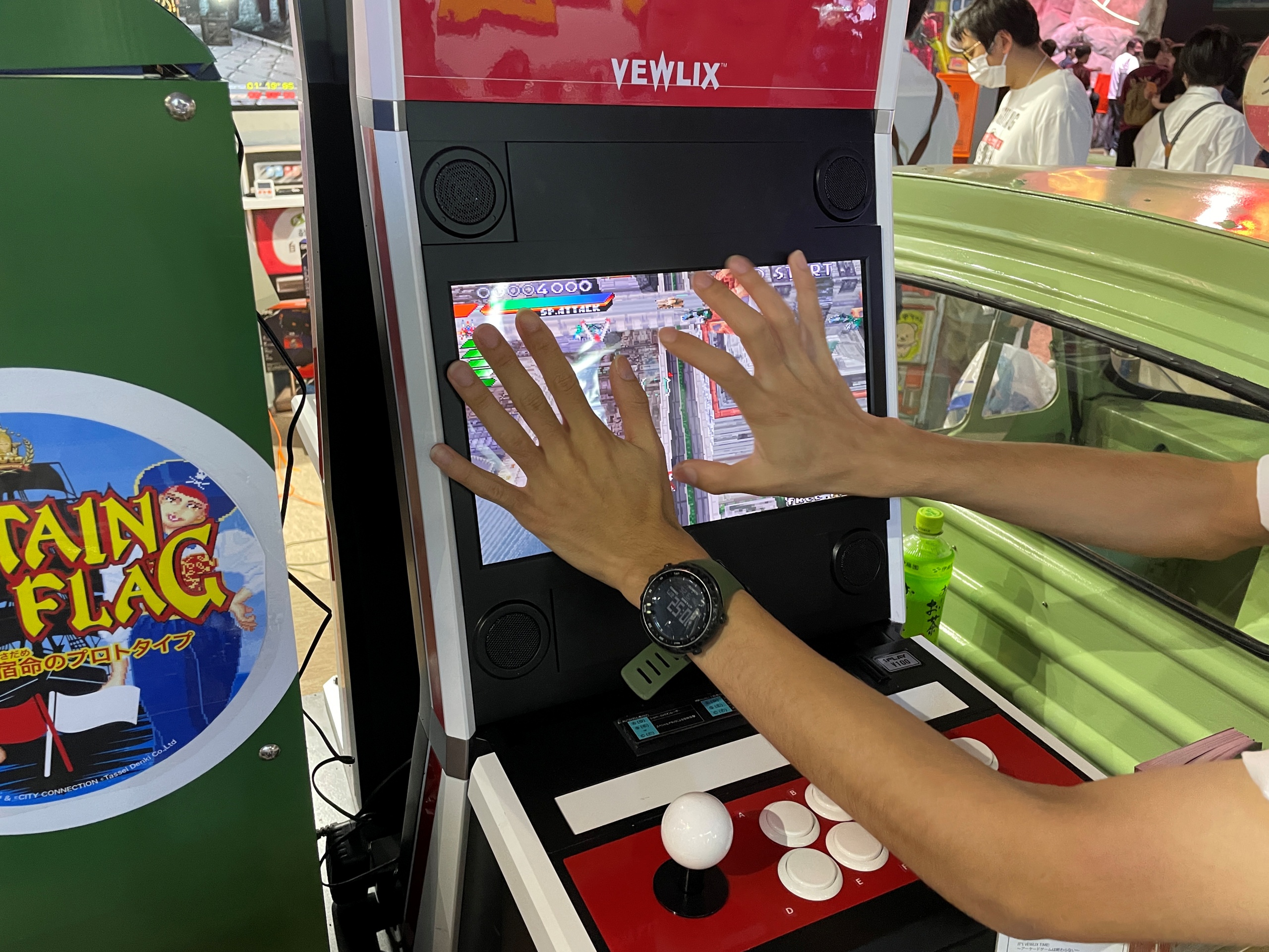 画面部分は縦横90度の回転が可能となっている