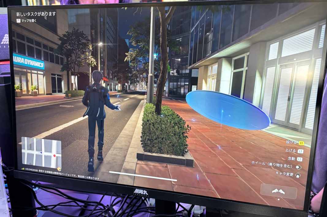 マンホールを引っ張って戦う事もできるなど、戦闘時にも活躍する