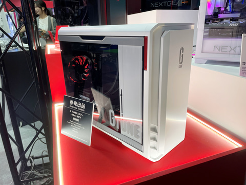 マウス、白いミニタワー「G TUNE」など最新ゲーミングPCモデルを展示