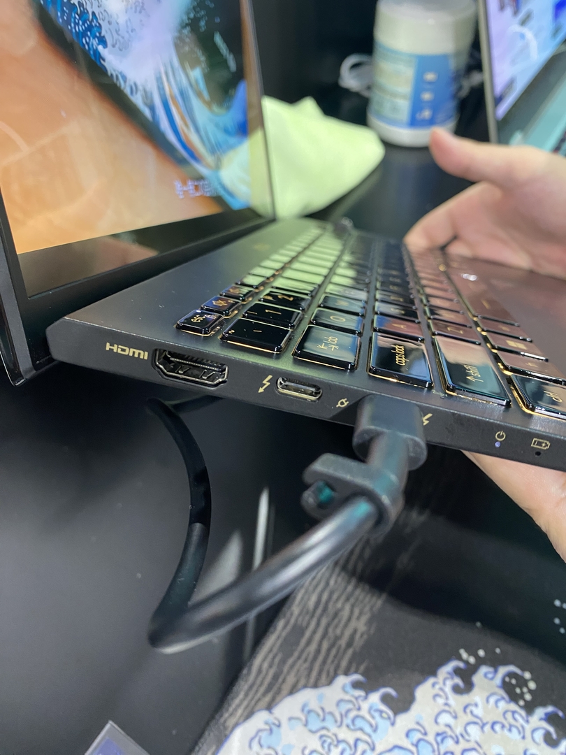 「Prestige-13-AI-Ukiyoe-Edition-A2VMG-1031JP」9月5日発売