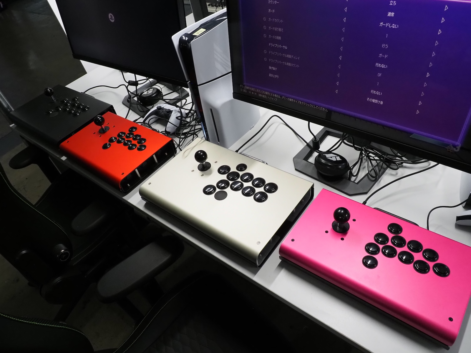 ブースではLサイズで実際に「ストリートファイター」をプレイできる