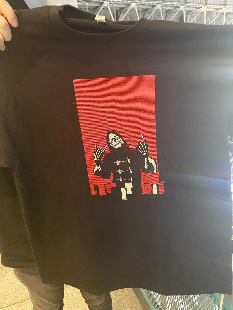 ビリビリ特典のアンクル・デスデザインのTシャツ