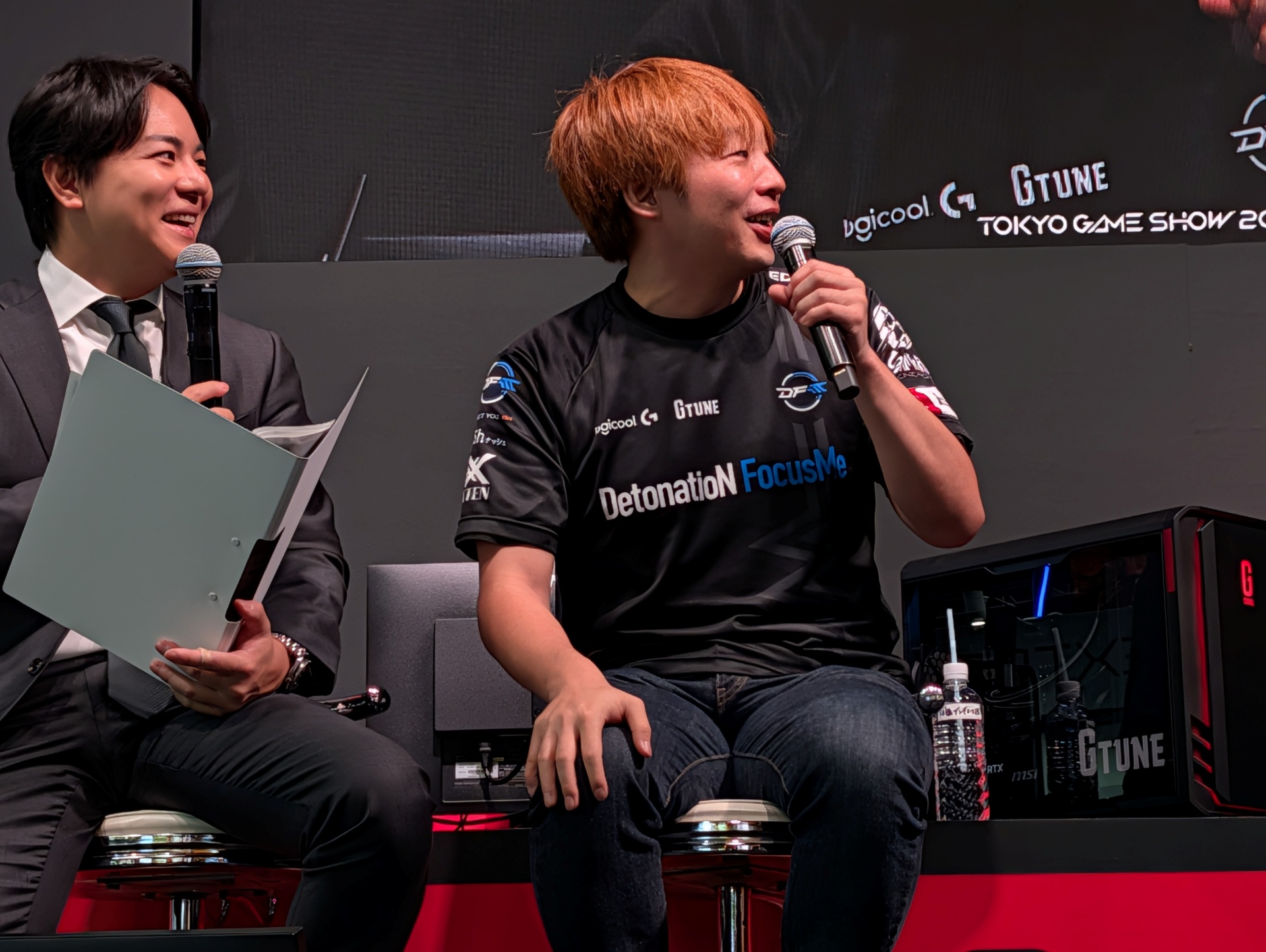 板橋ザンギエフ選手は「温泉地の大会で優勝したら、温泉に入れるなんてのがあったら最高ですね！」とユニークなコメントで会場を笑わせていた