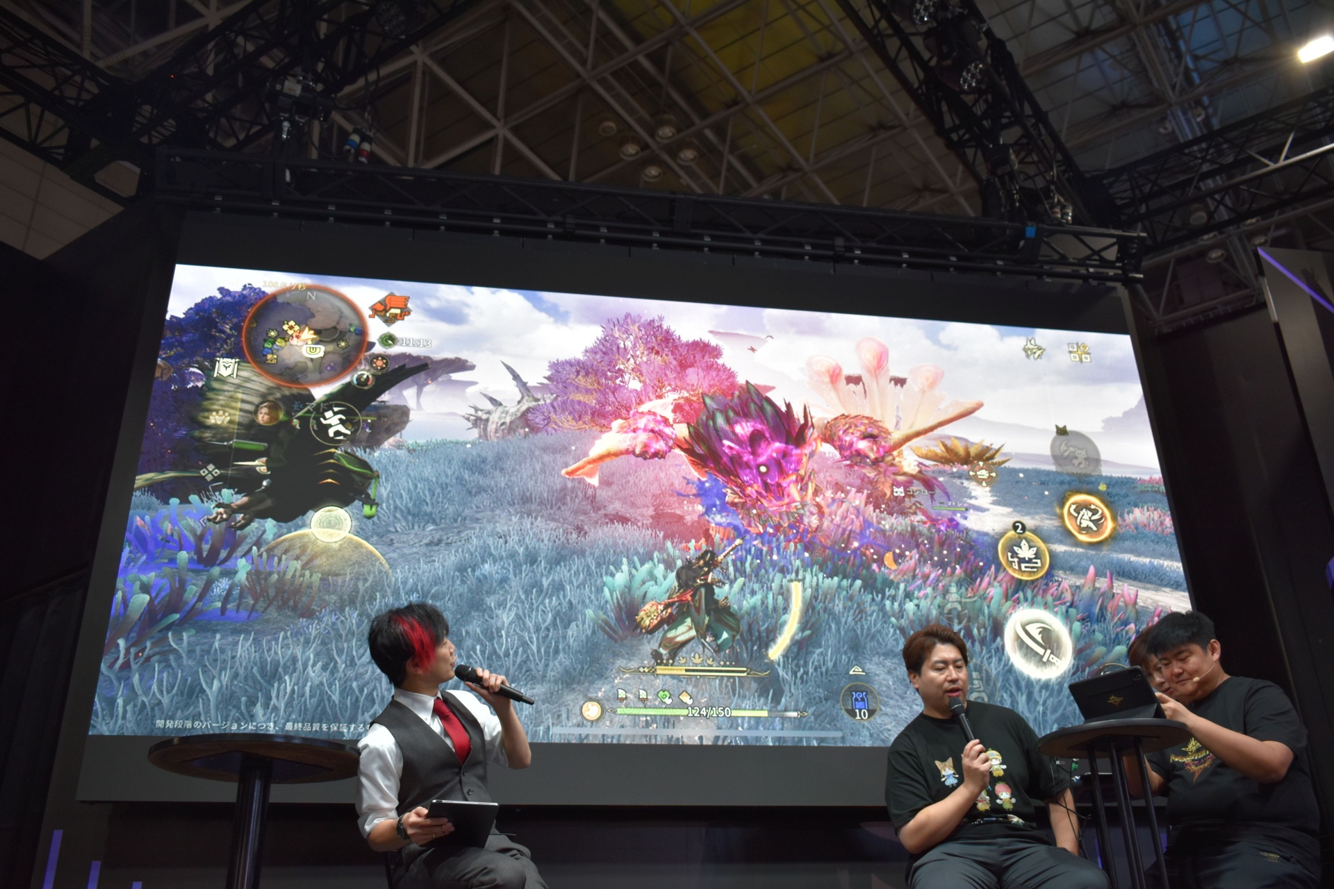 融光種プケプケと融光種リオレウスとの2連戦。モバイル端末で困難な操作をする事なく、狩りを成功させていた