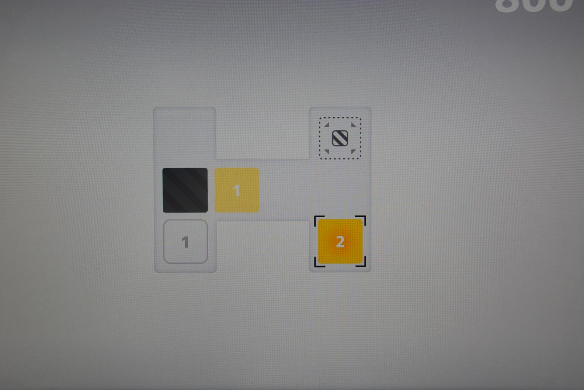 ブロックを指定された場所にはめ込んでいく「倉庫番」のようなパズル。このパズルで様々なことを解決していく