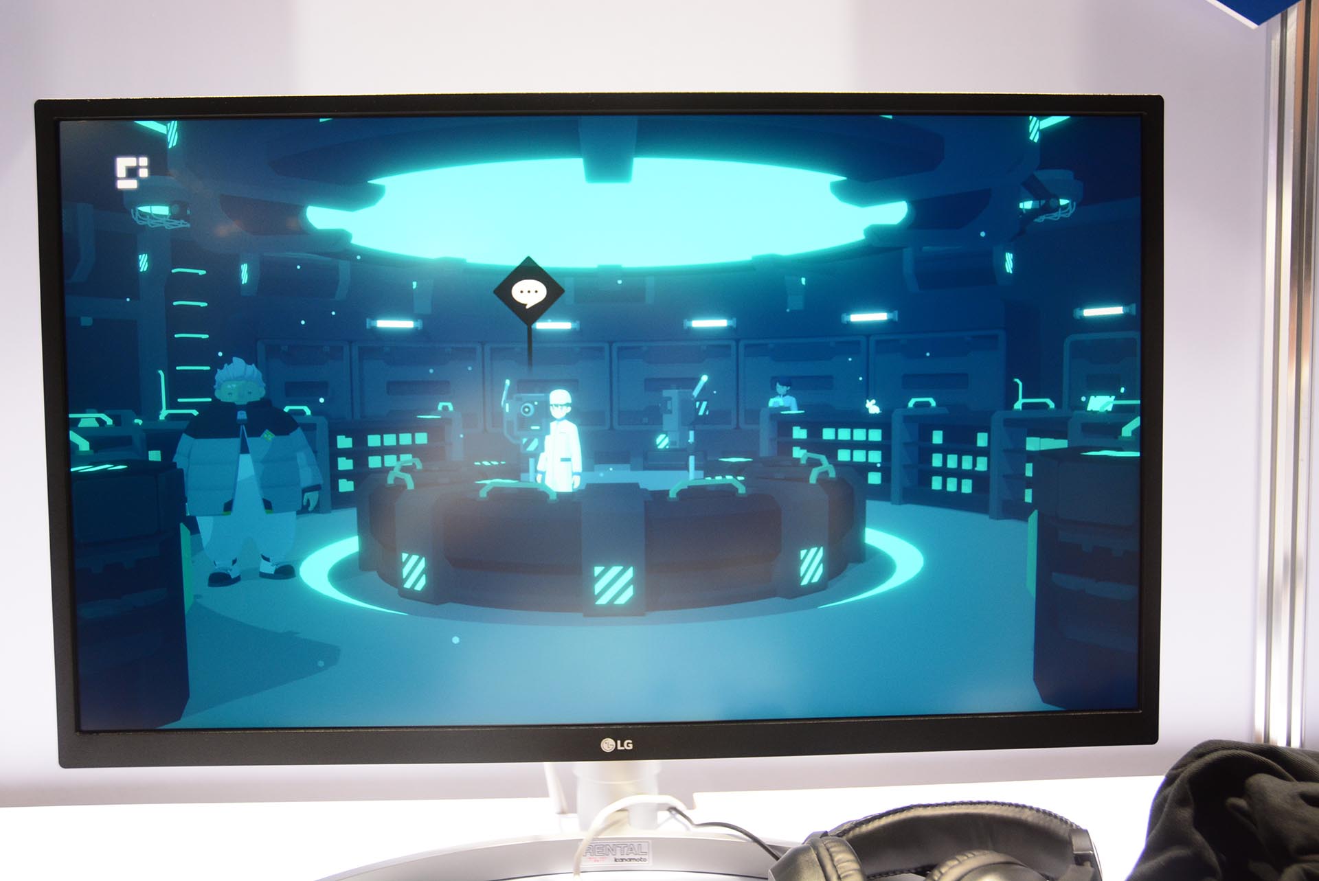 AIが見せる完璧な世界の機能をOFFにした「ブロックサイド」の世界。本当はこんなに殺風景な世界なのだ