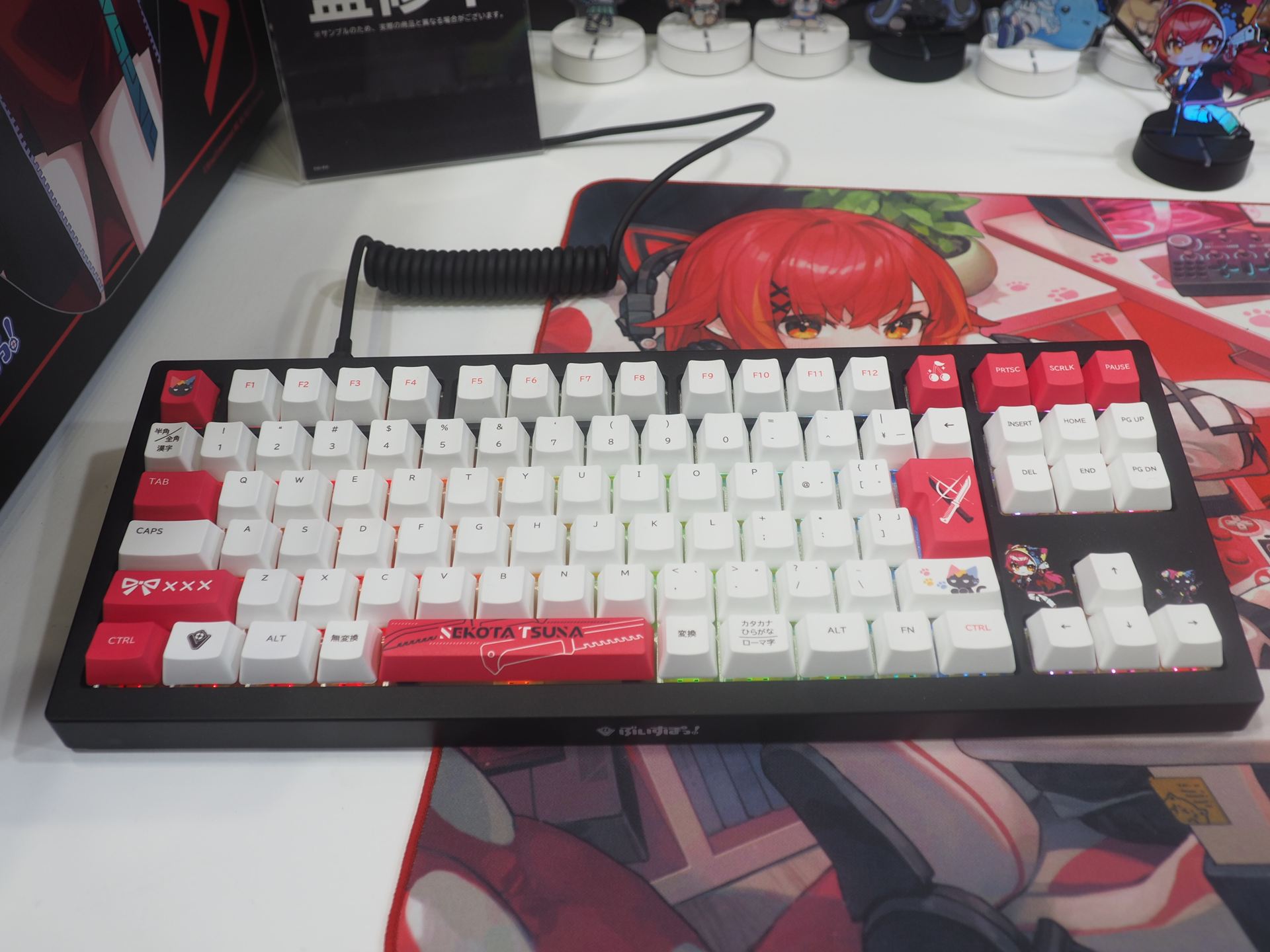 以前発売された「猫汰つな」コラボキーボード