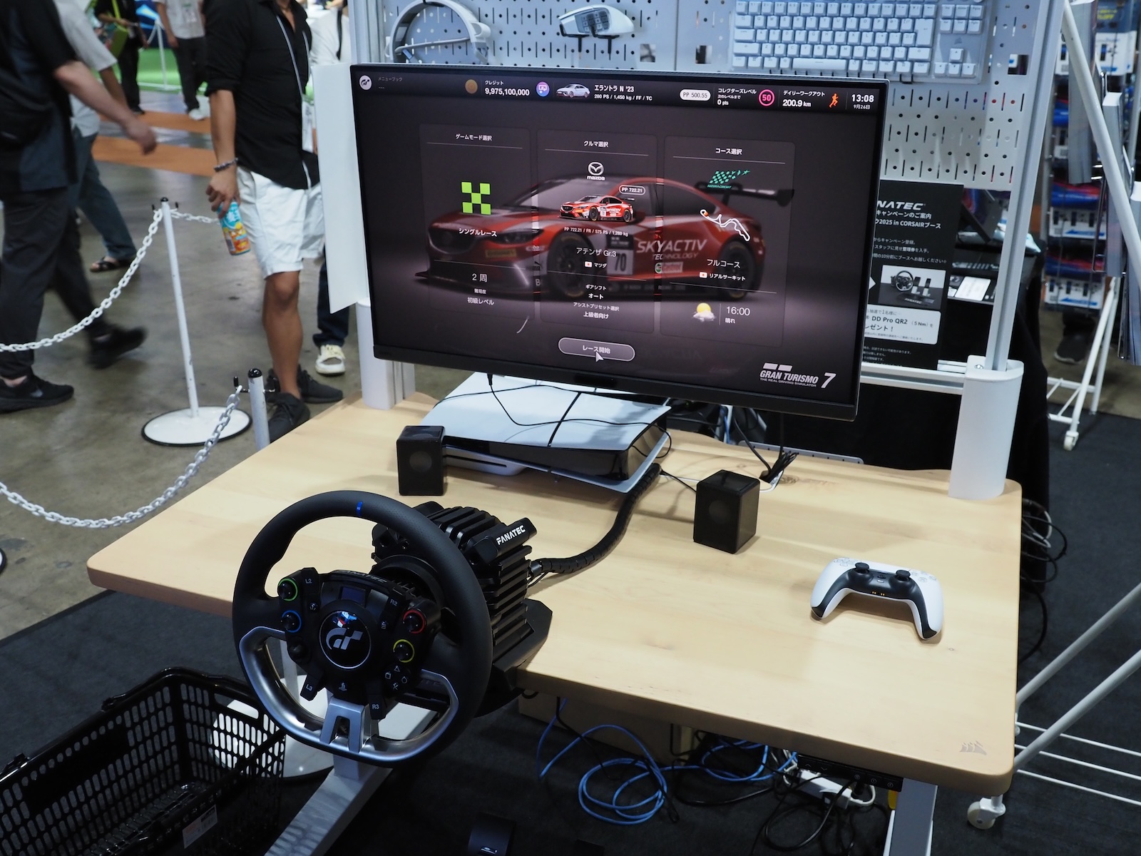 よりカジュアルにステアリングコントローラーを体験することもできる