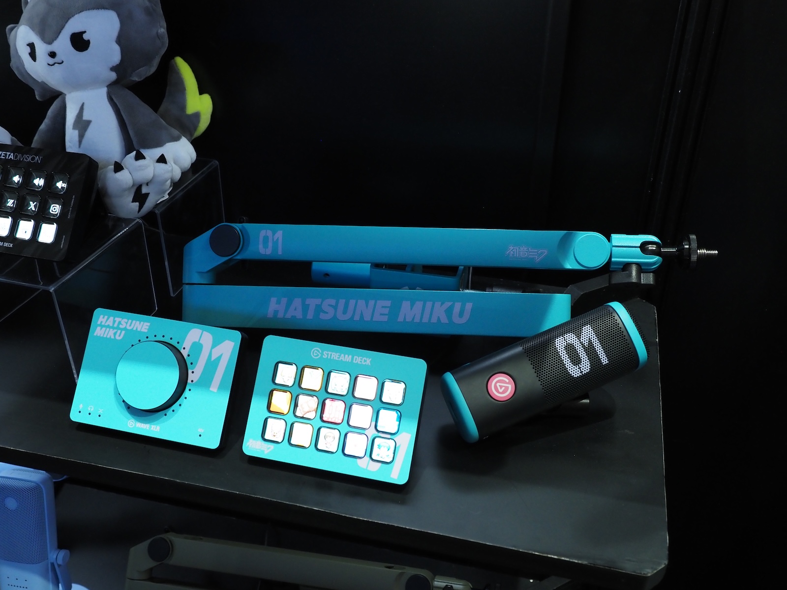 日本限定で展開された初音ミクとのコラボモデル。世界中の初音ミクファンから「海外でも売ってほしい！」と要望があったとのこと