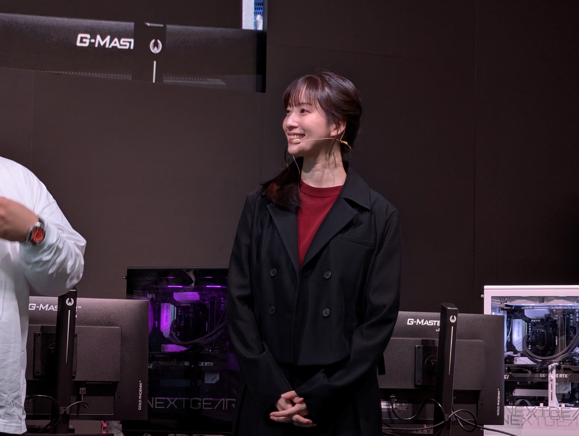 小清水亜美さんはマイペースに自身の演じたキャラクター、ヘルファイアが出るところまでプレイしてほしいと視聴者や会場にアピールした