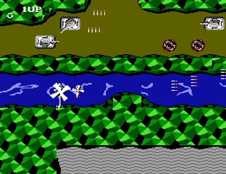 「究極タイガーヘリ」では、ファミコン版（写真上）とNES版も楽しめる