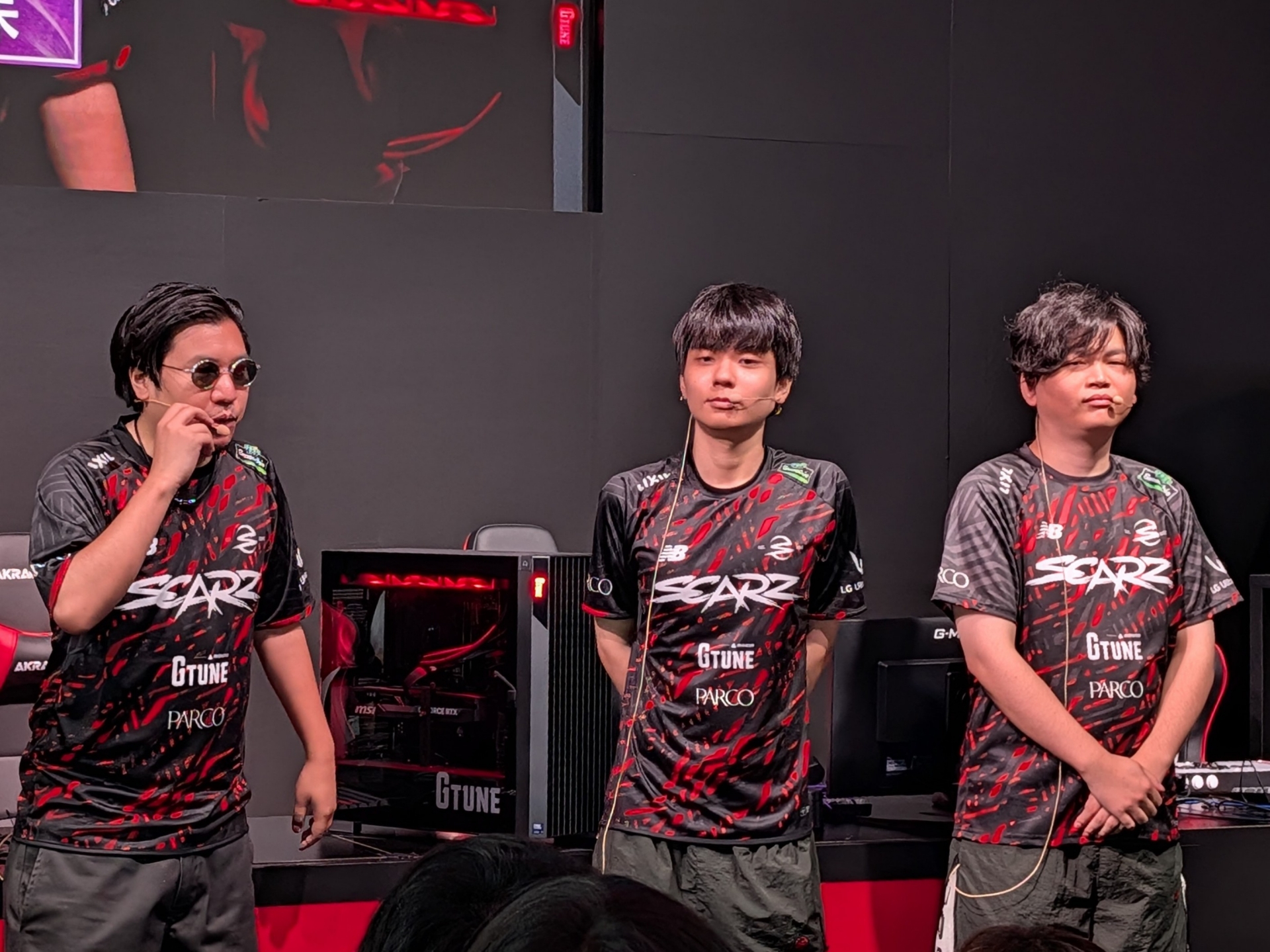 SCARZ所属の3人がステージに登場