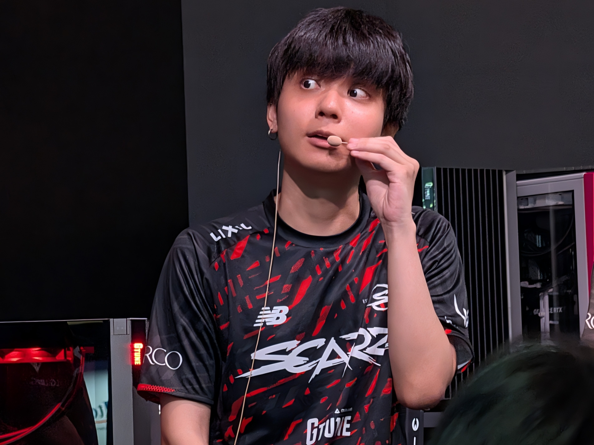 海外遠征で「G TUNE」ブランドのゲーミングノートを使っているというりゅうせい選手。スペックが高いので本番に近い環境で連取できるのがありがたいという