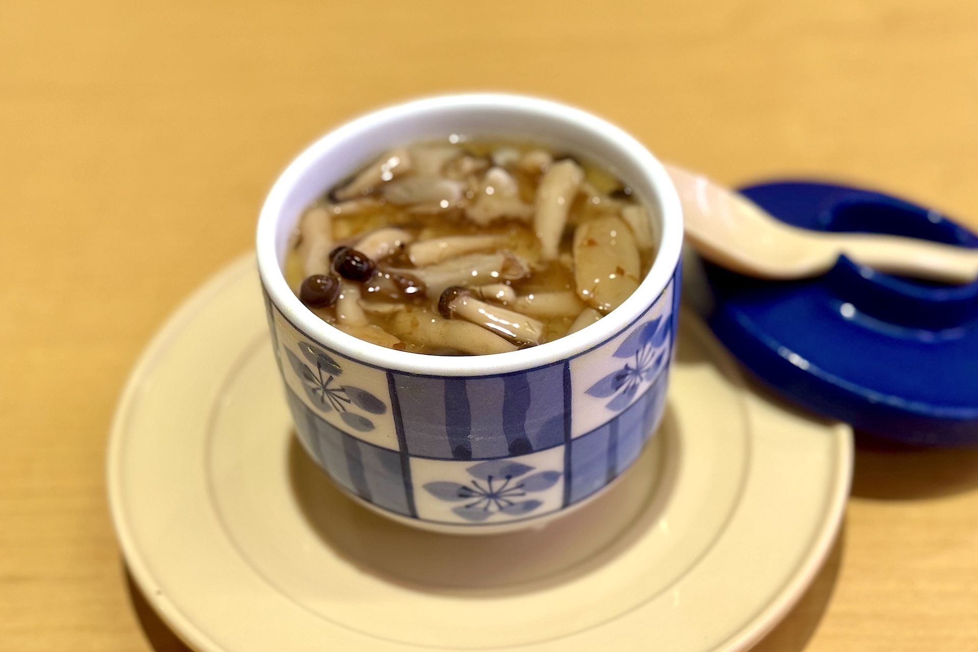 「きのこたっぷり あんかけ茶碗蒸し」290円〜 販売期間：10月1日〜