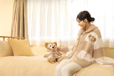 【ルームウェア】ジェラートピケ♡ダッフィーフレンズ♡長袖 愛らしく寝ている“ダッフィー＆フレンズ”がデザインされた