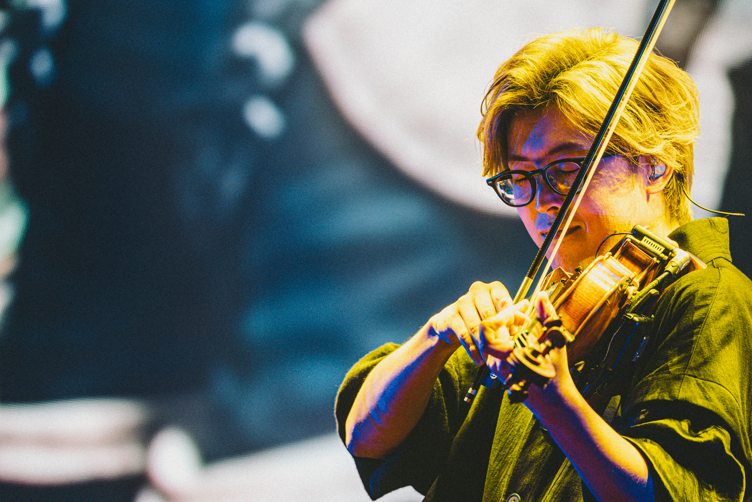 ゲストのバイオリニスト伊藤友馬さんはポップアップから登場