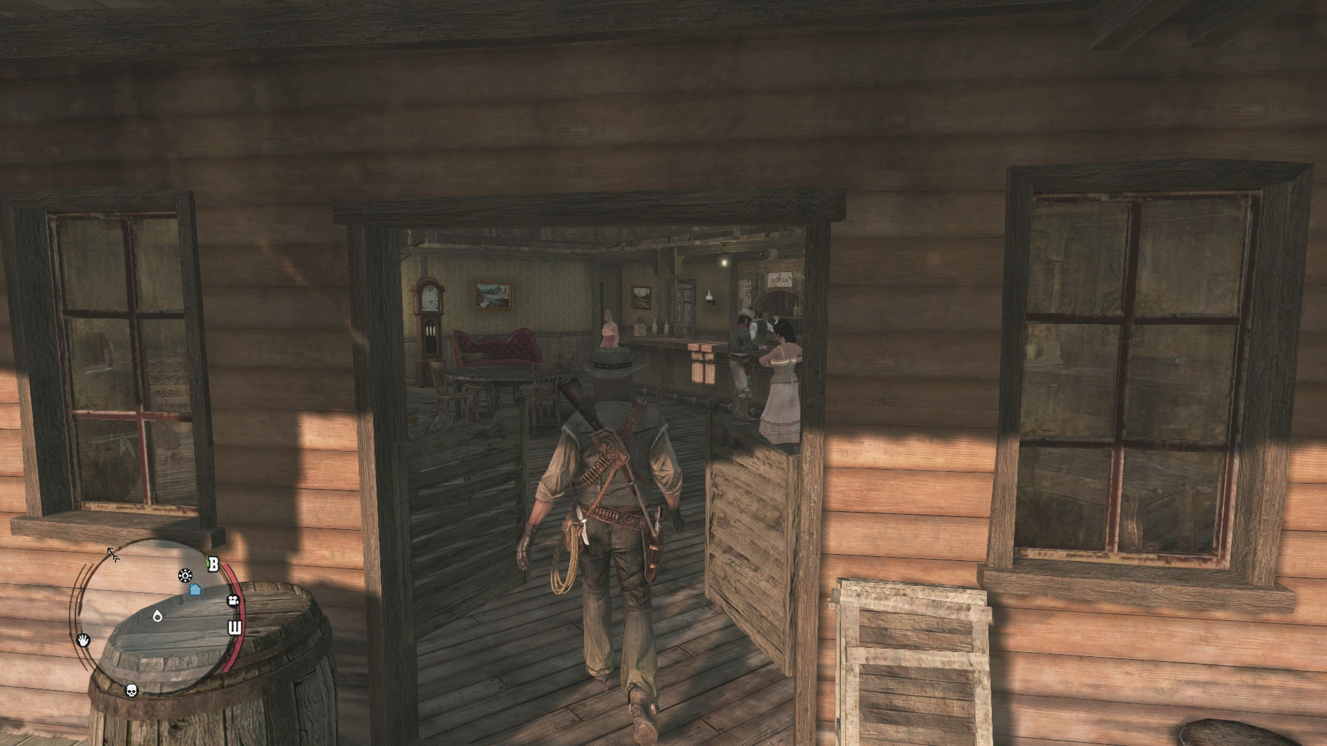 スイングドアをバタンと開けて酒場に入っていく。これを自分で体験できたのは興奮した