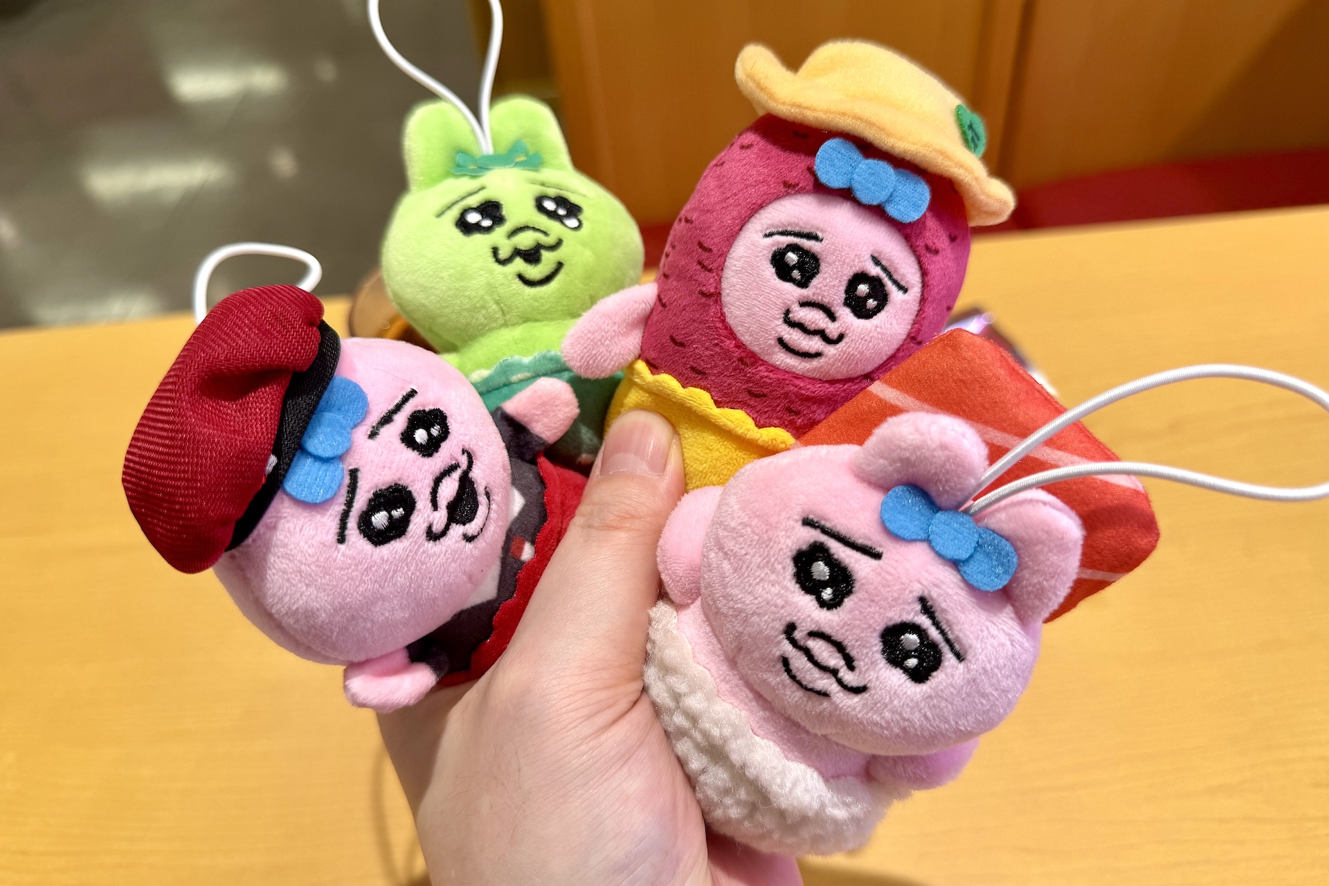 おぱんちゅうさぎのなんとも言えない表情がかわいい