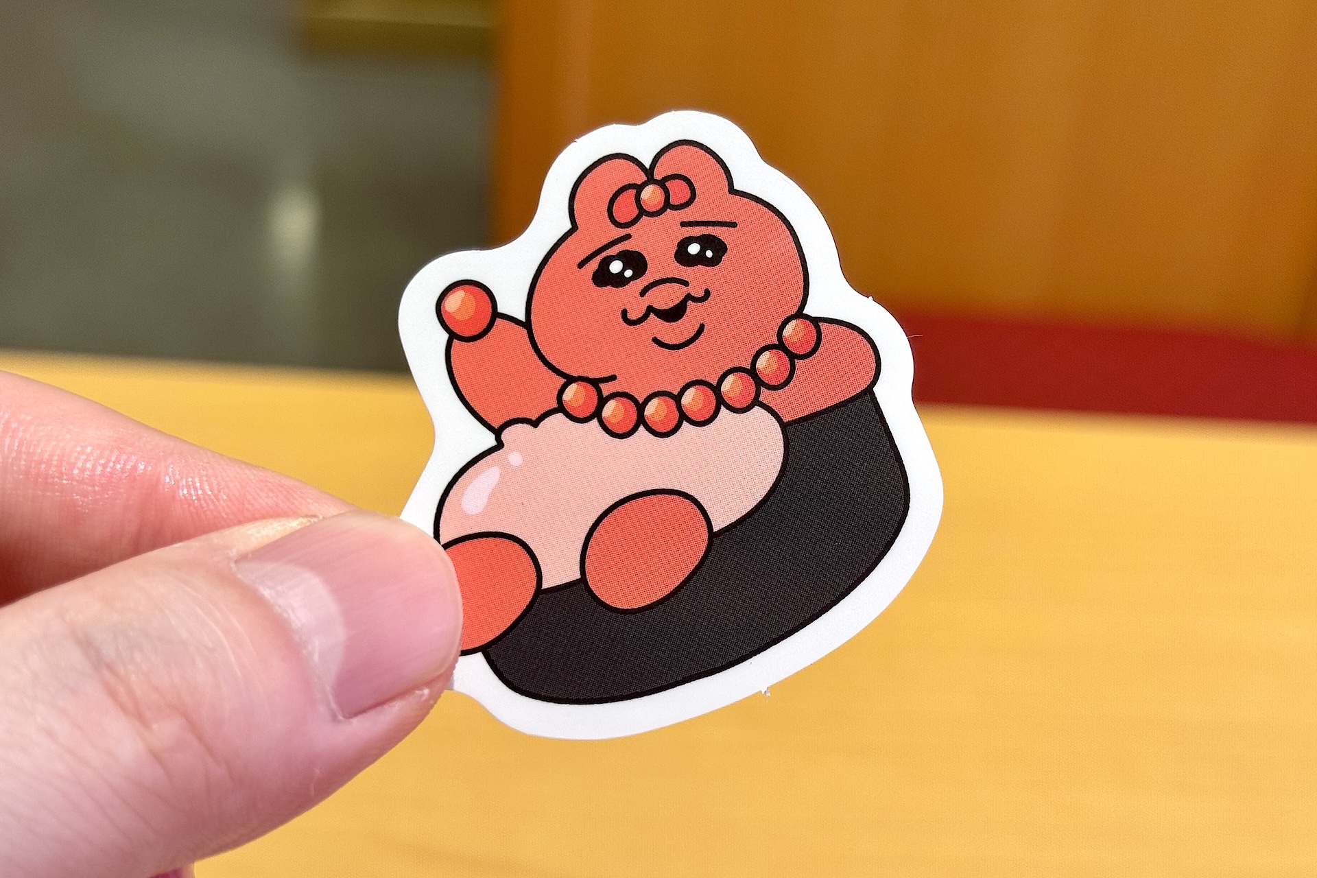 ピックはスシローで提供されるおすしなどをモチーフにした限定デザインになっている