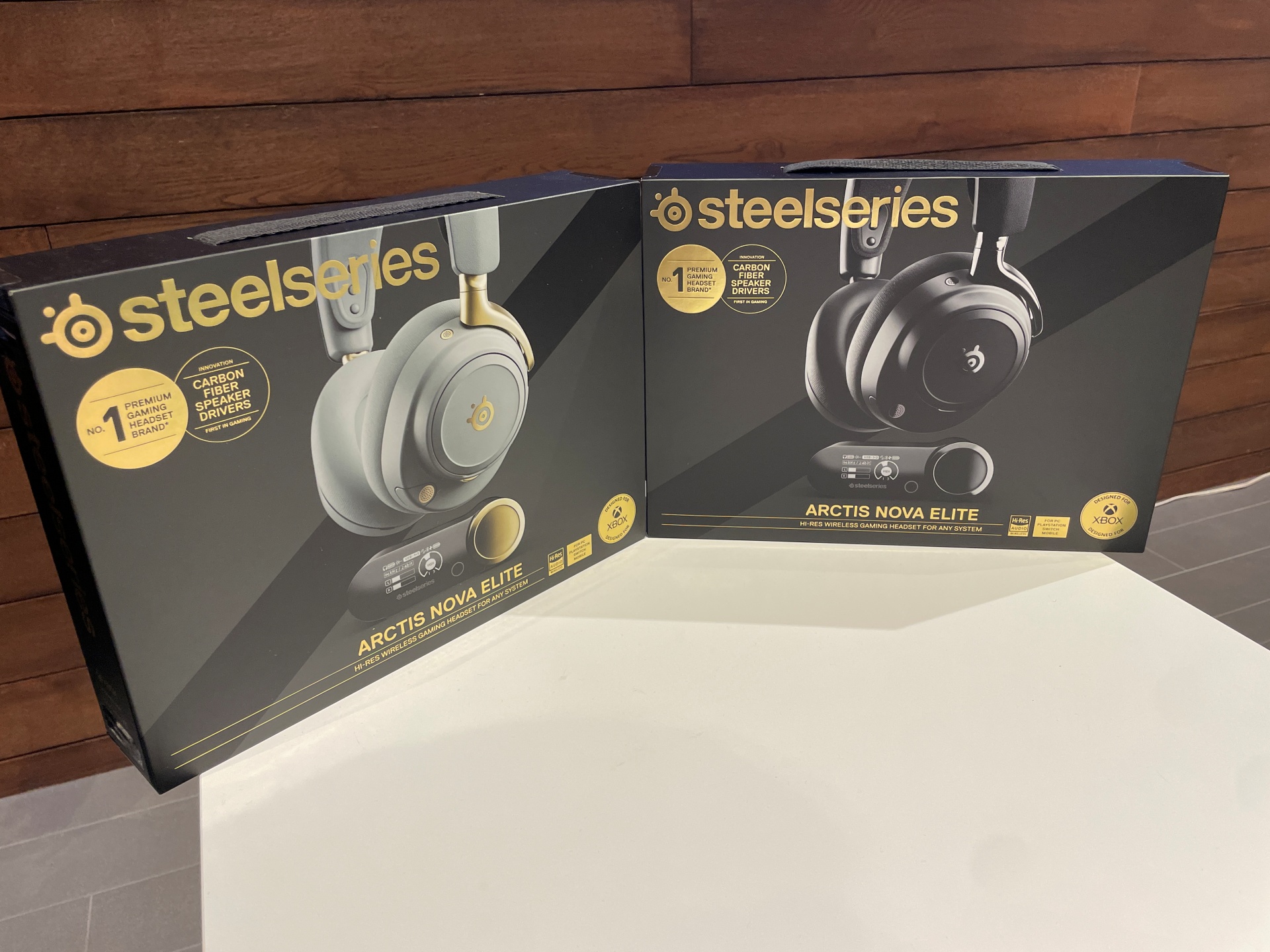 パッケージは高級感あふれるデザイン