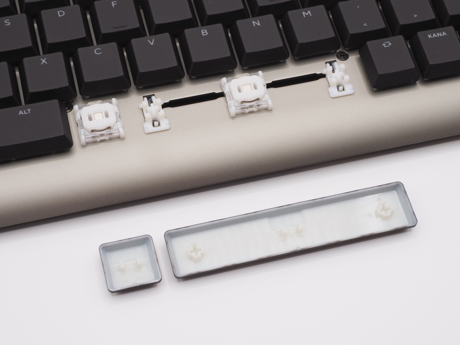 キースイッチは初代モデルと同じ「ZENAIM KEY SWITCH」を採用