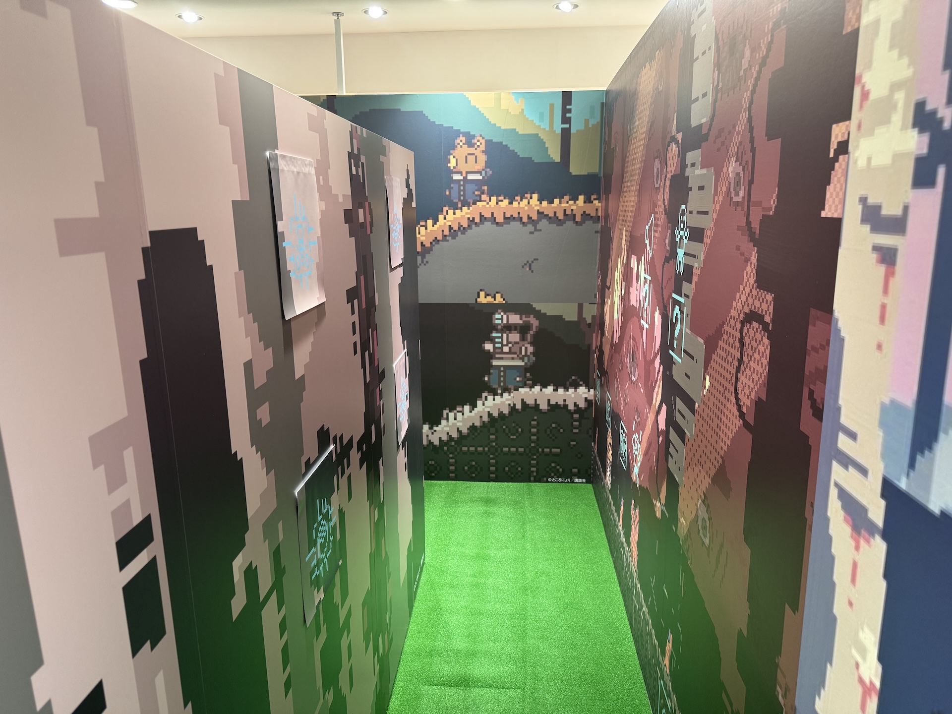 まるでゲームの中に入り込めるかのような空間が演出されている