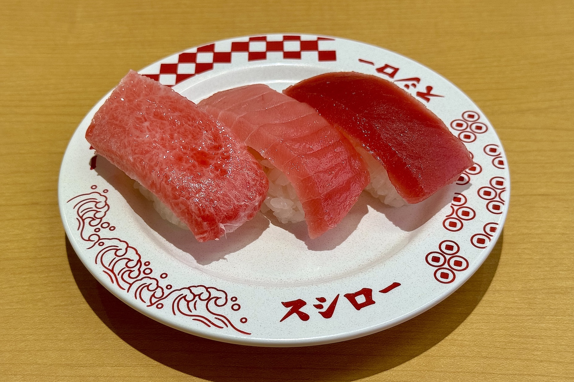 本鮪3貫盛り 価格：360円〜　販売予定総数176万食