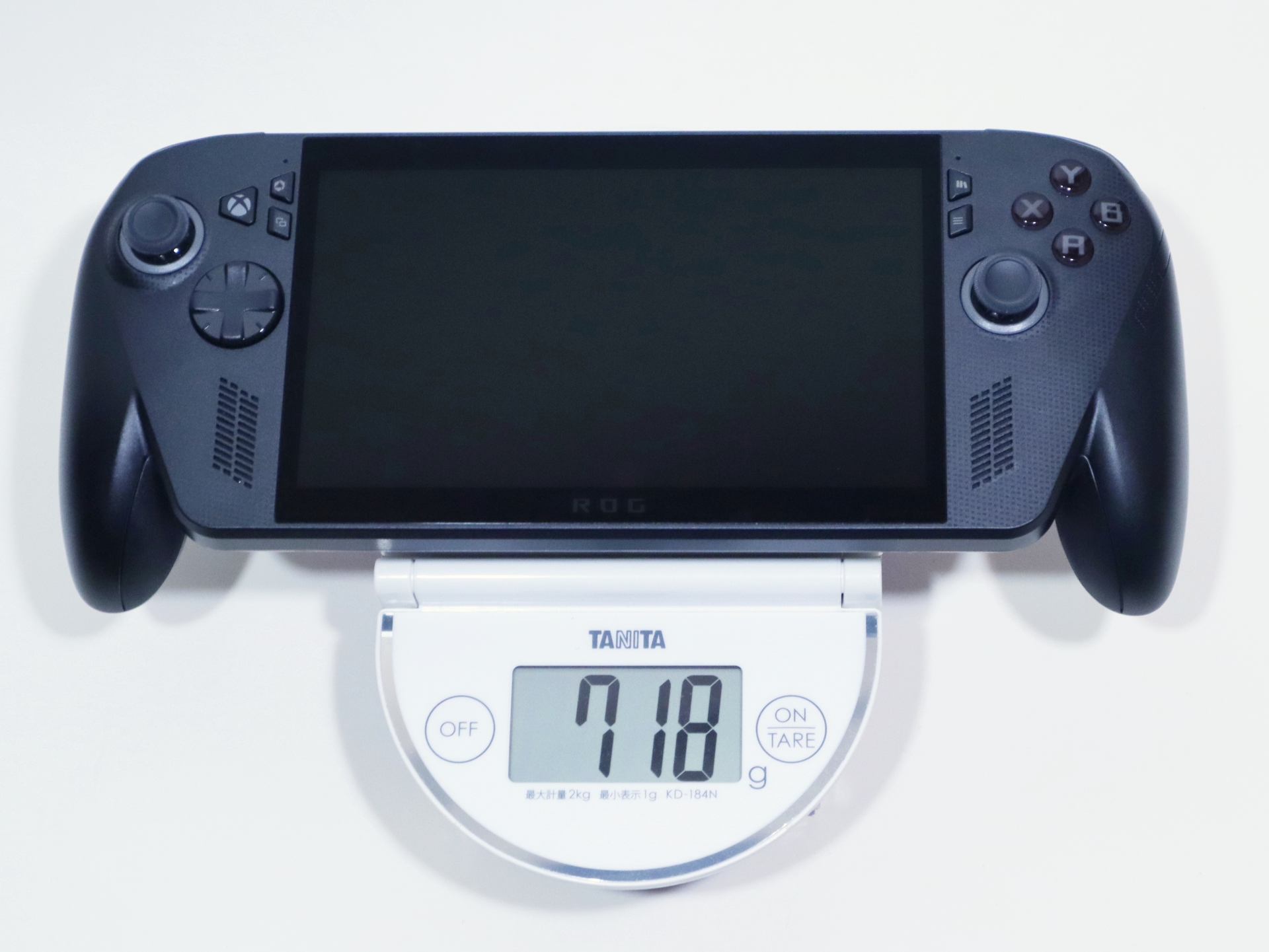 「ROG Xbox Ally X」の重量は実測では718g