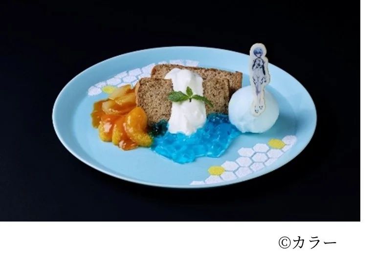 綾波レイのイメージカラーで仕上げたデザートプレート。アールグレイシフォンケーキをメインにオレンジやゼリーが添えられている