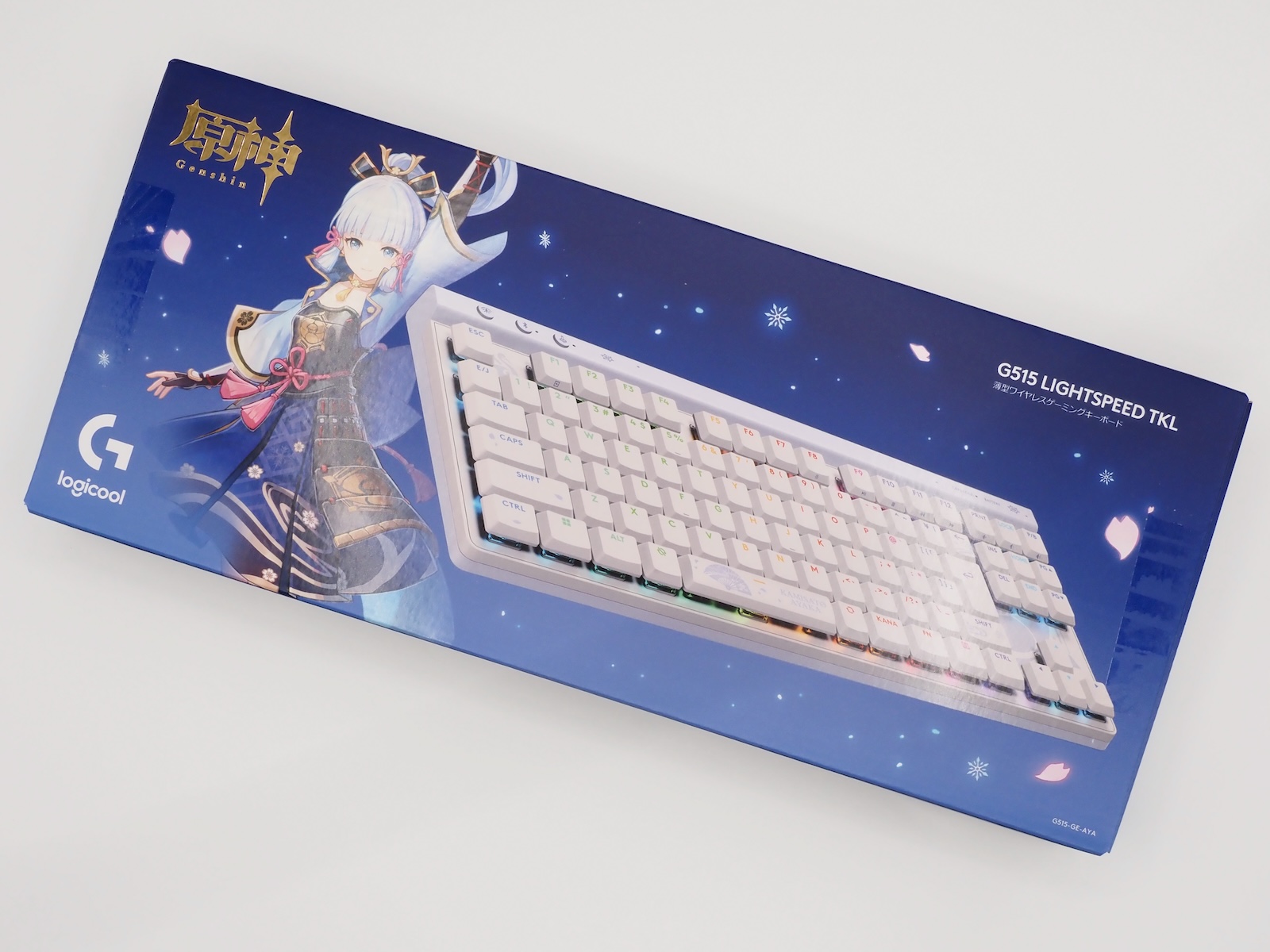 神里綾華の立ち絵がデザインされたパッケージ