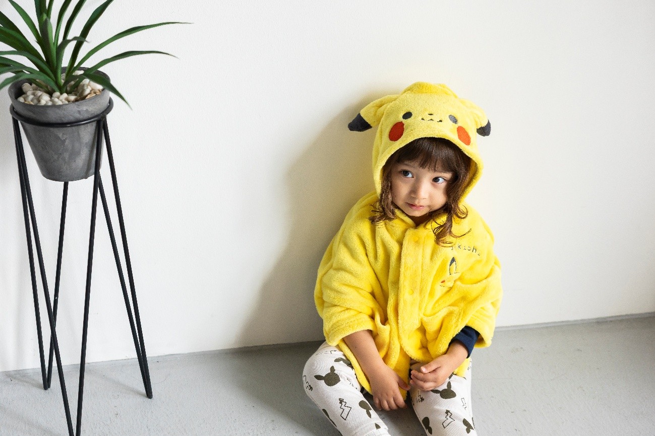 ピカチュウフリースポンチョ／総柄裏毛パンツ（タキヒヨー）