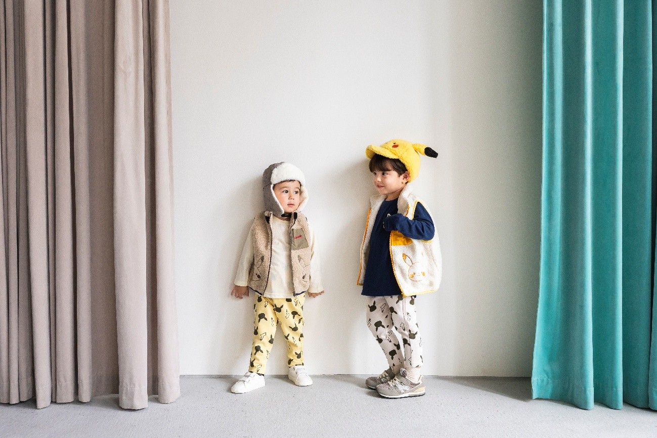 パイロットキャップ／ボアキャップ／ピカチュウくるくるボアベスト／シリコンワッペンTシャツ／総柄裏毛パンツ（タキヒヨー）