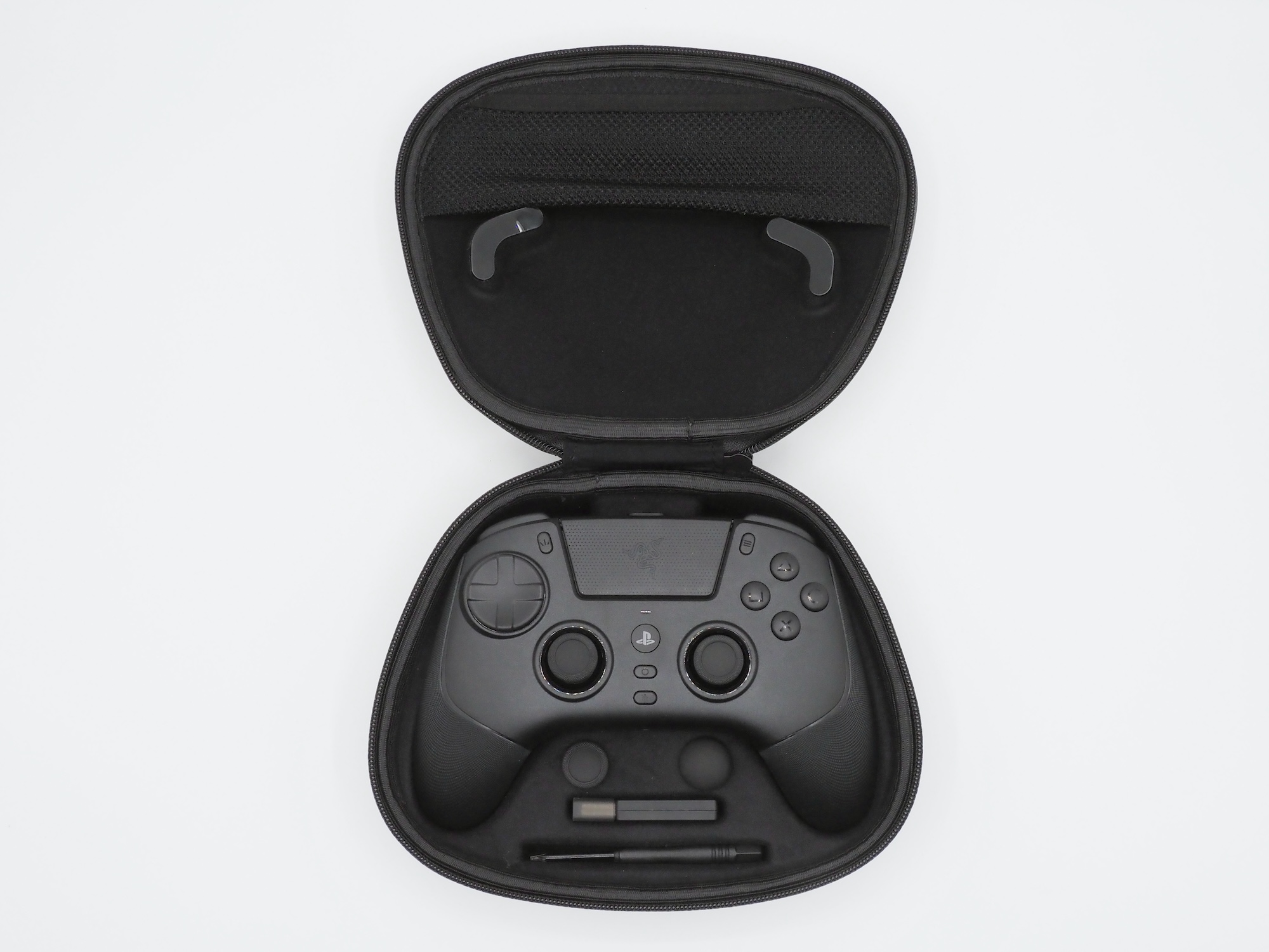 主要パーツは全てキャリングケースに収められる