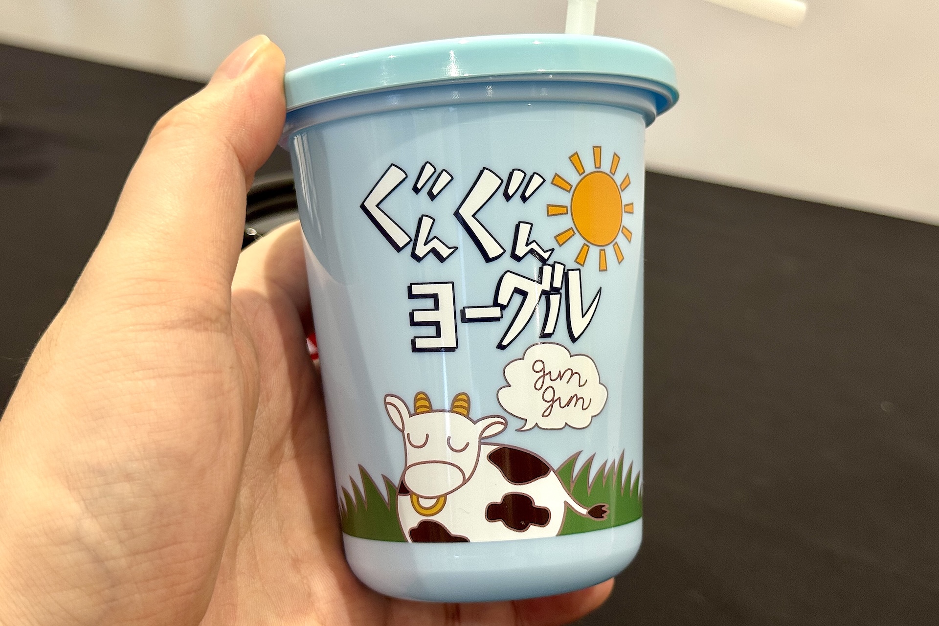 ゆる〜いイラストが可愛い。ディスプレイ用としてとっておくのもいいが、普段使いするのも全然ありだ