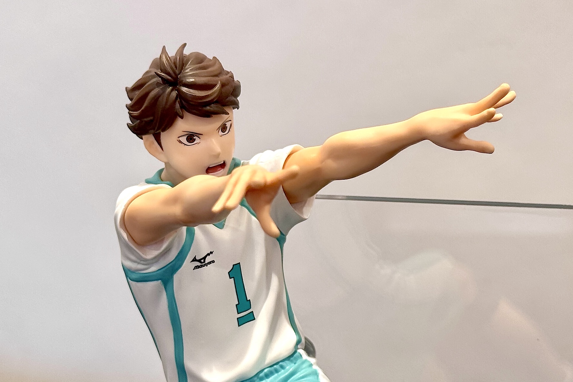 春の高校バレー宮城県代表決定戦準決勝で印象的だった青葉城西のキャプテン・及川を作中の表情、動きそのままに立体化