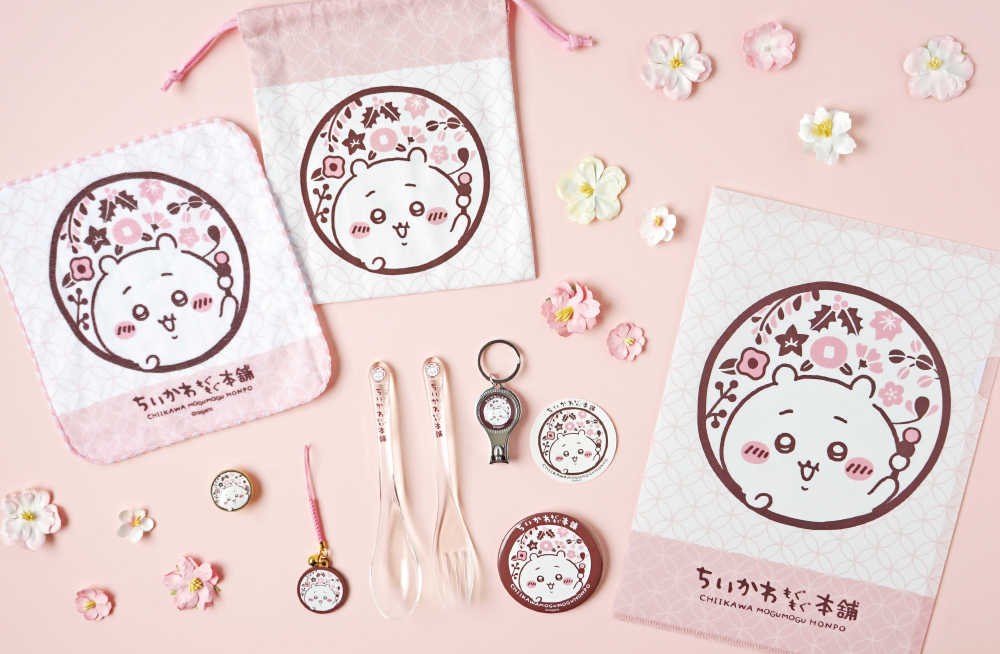 （左）「ガーゼハンドタオル」価格：825円/（右）「ほどよいサイズの巾着」価格：1,320円