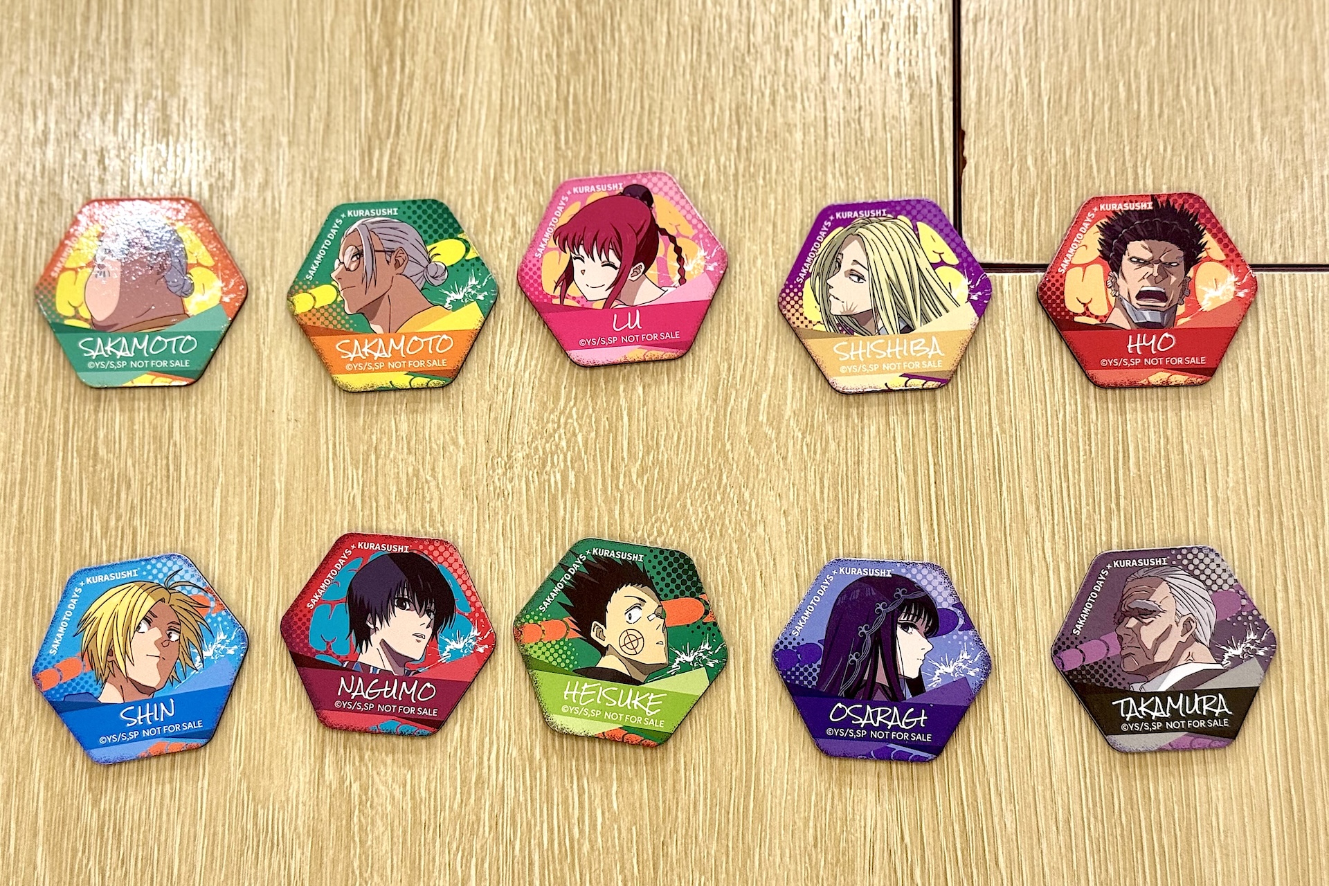 種類は全5種。坂本太郎A&朝倉シン、坂本太郎B&南雲、陸少糖（ルー）&眞霜平助、神々廻&大佛、豹&篁がそれぞれセットになっている