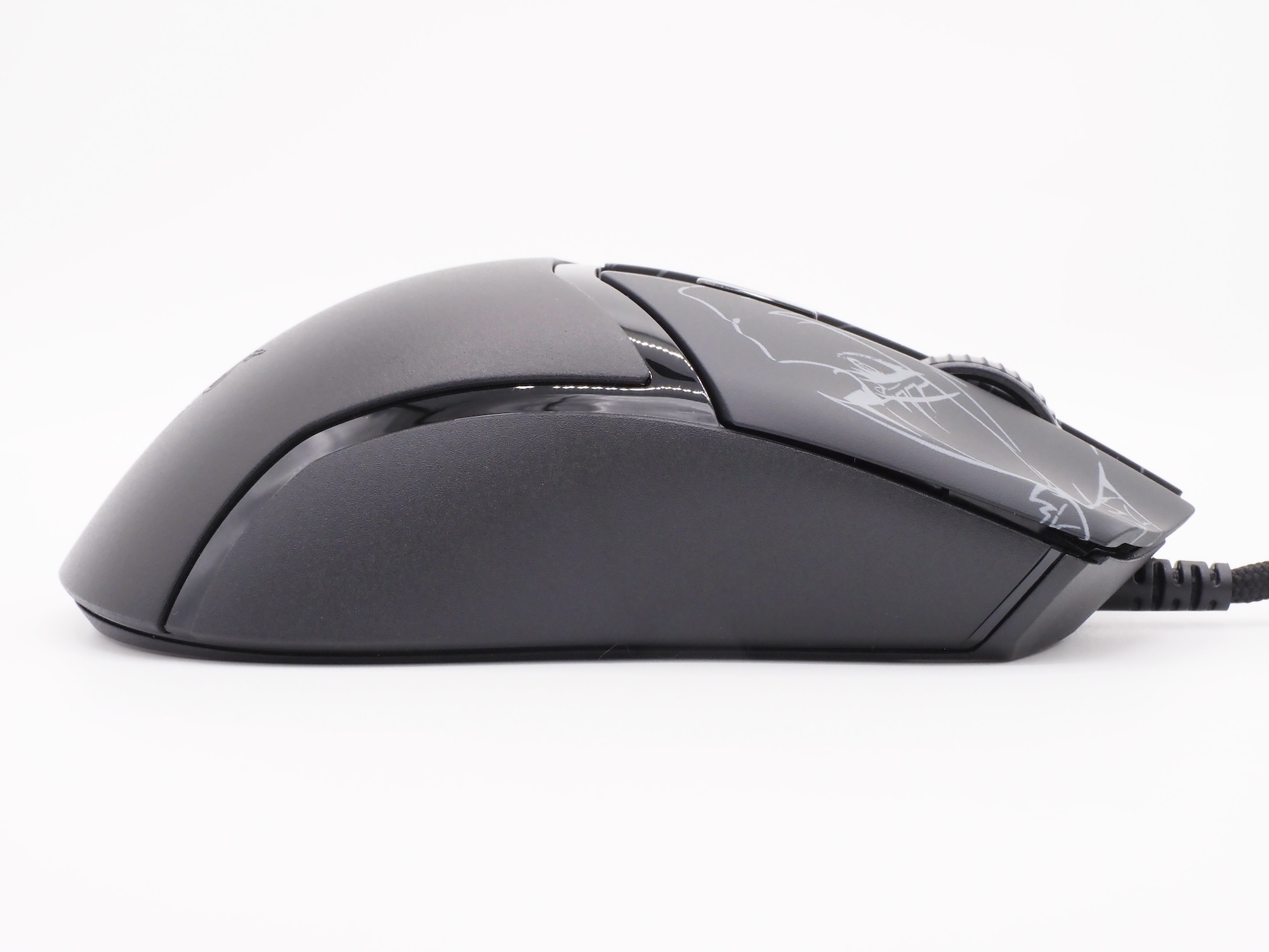 右サイドはシンプルにまとめられている