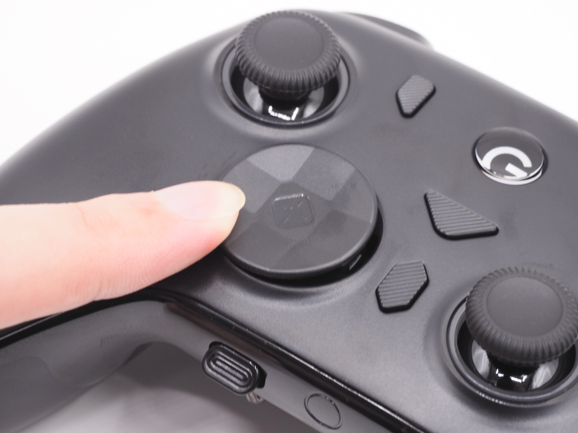 ディスクは8方向入力に特化している