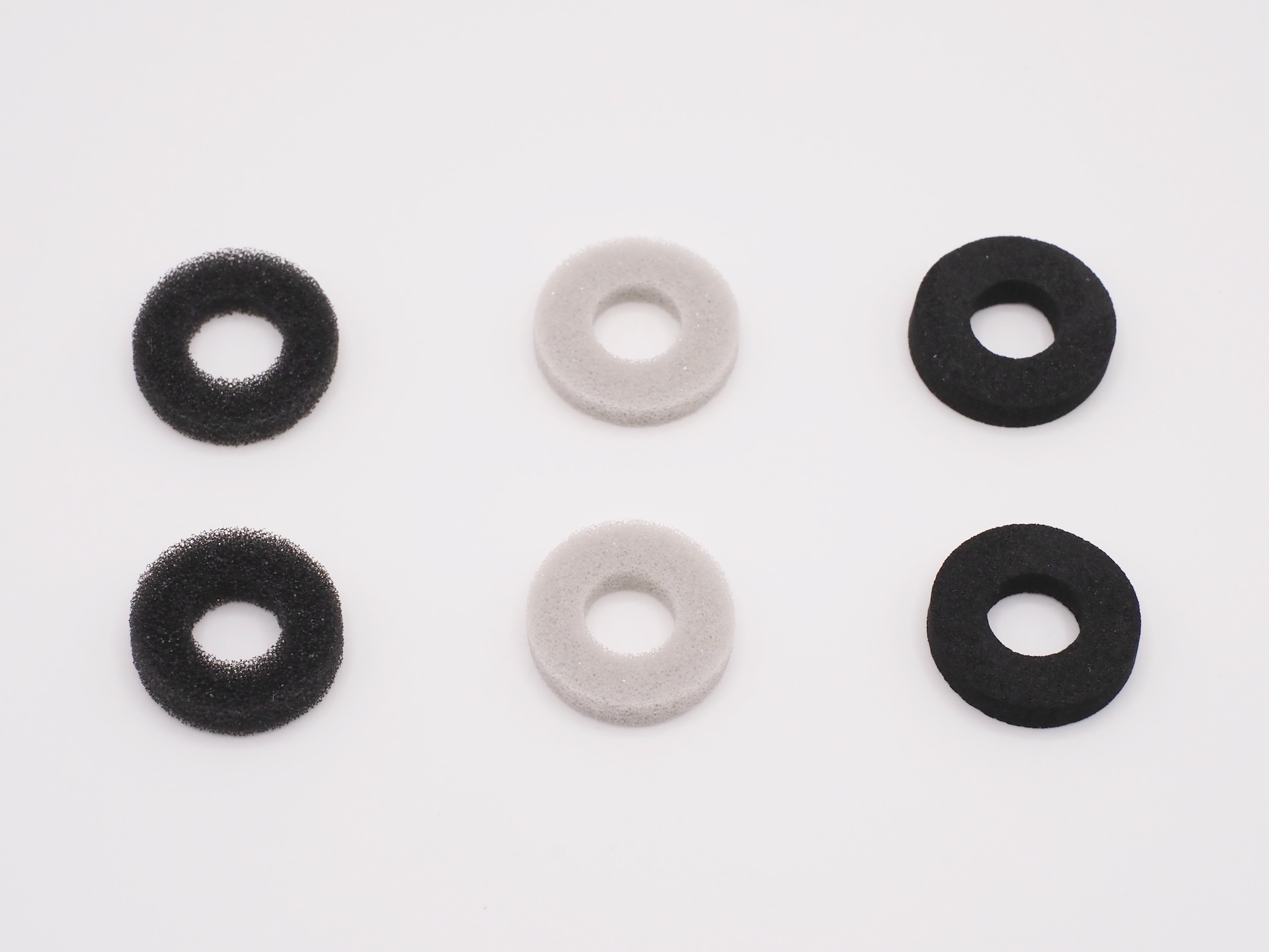 3種類付属しており、左からソフト、ミディアム、ハードとなっている