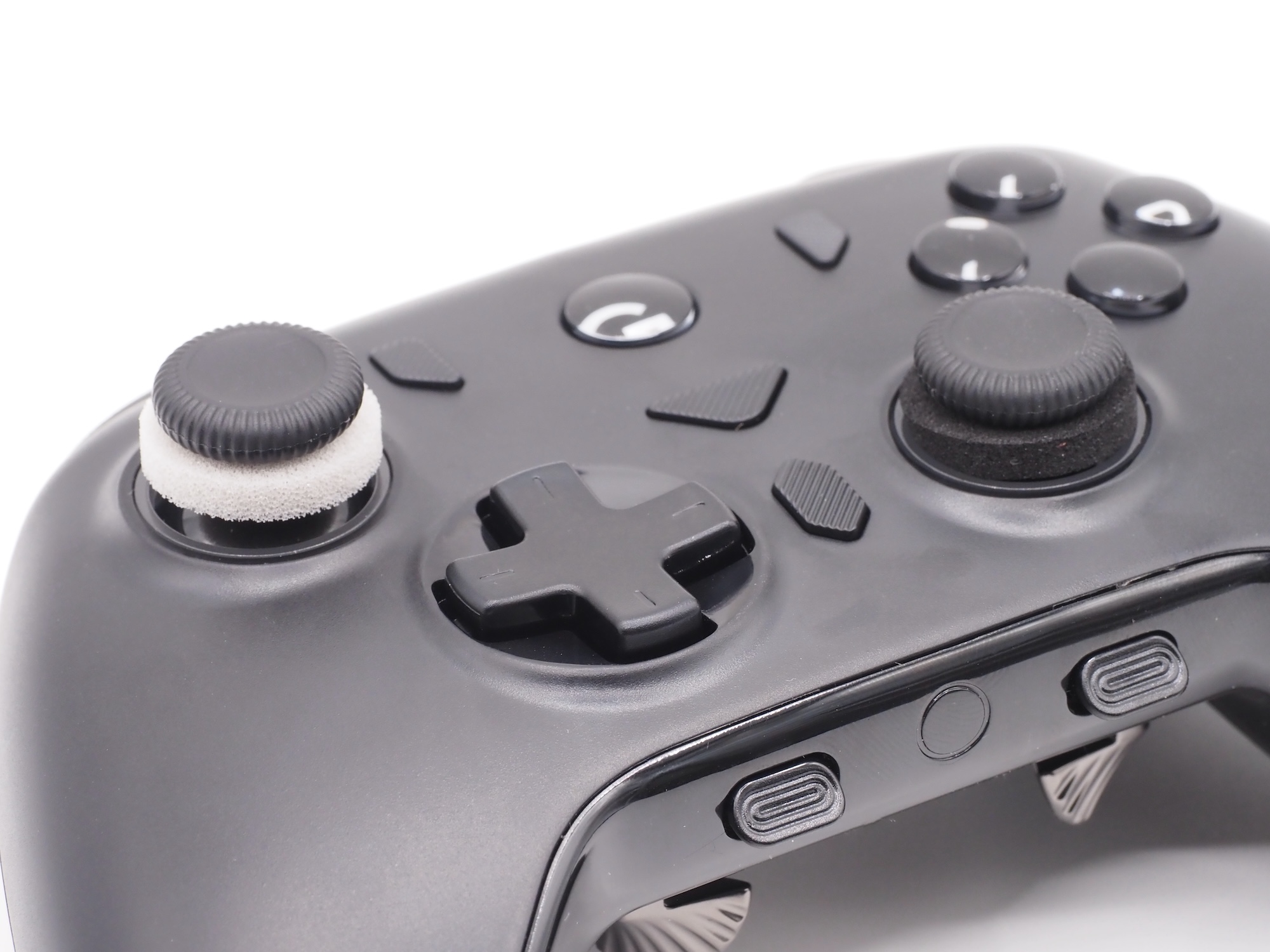 もちろん左右で違うアタッチメントを装着できるため、自分好みにカスタマイズ可能だ