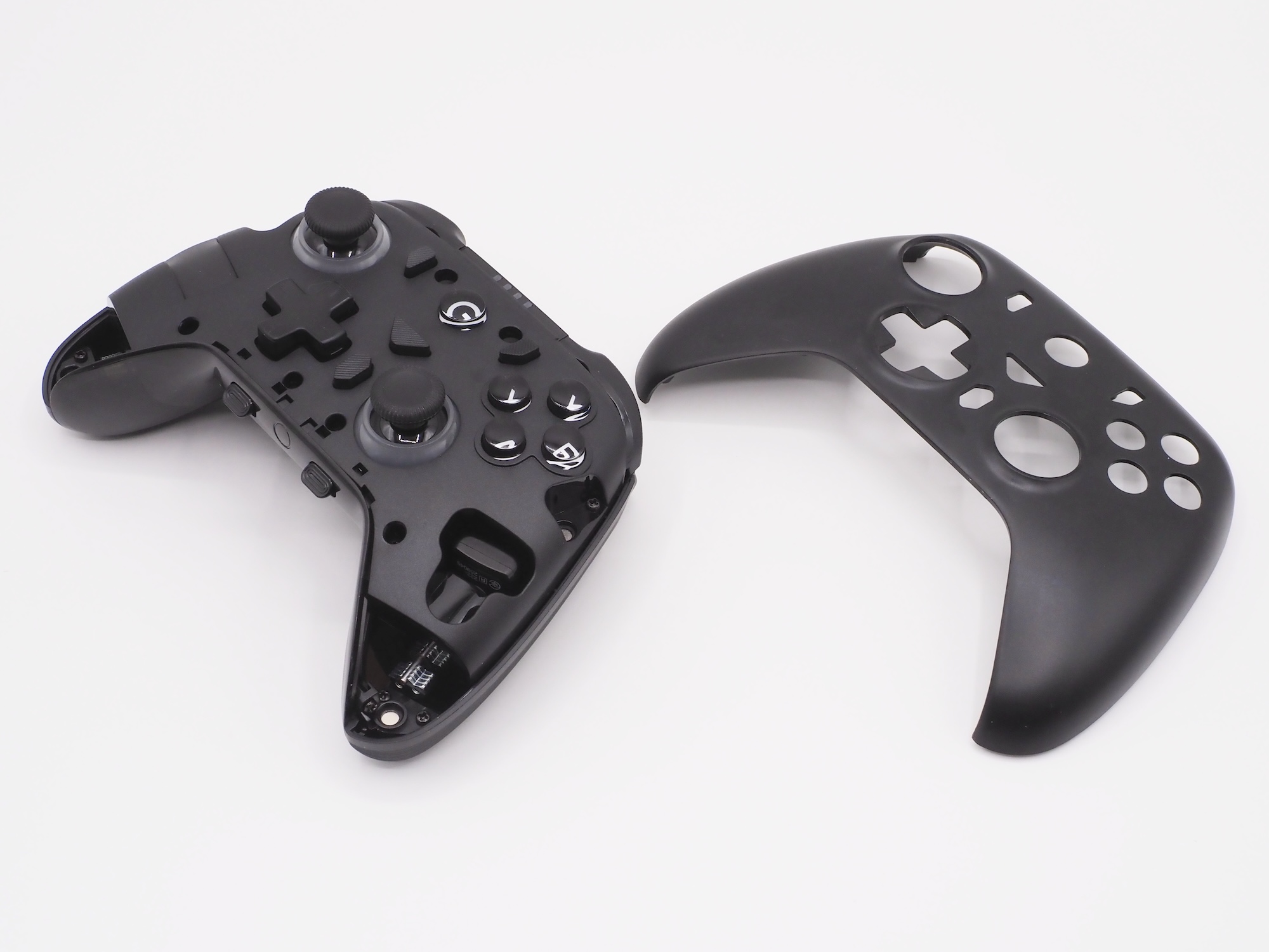 今後はフェイスプレートのカラーバリエーションやコラボモデルの展開も予定しているとのことだ