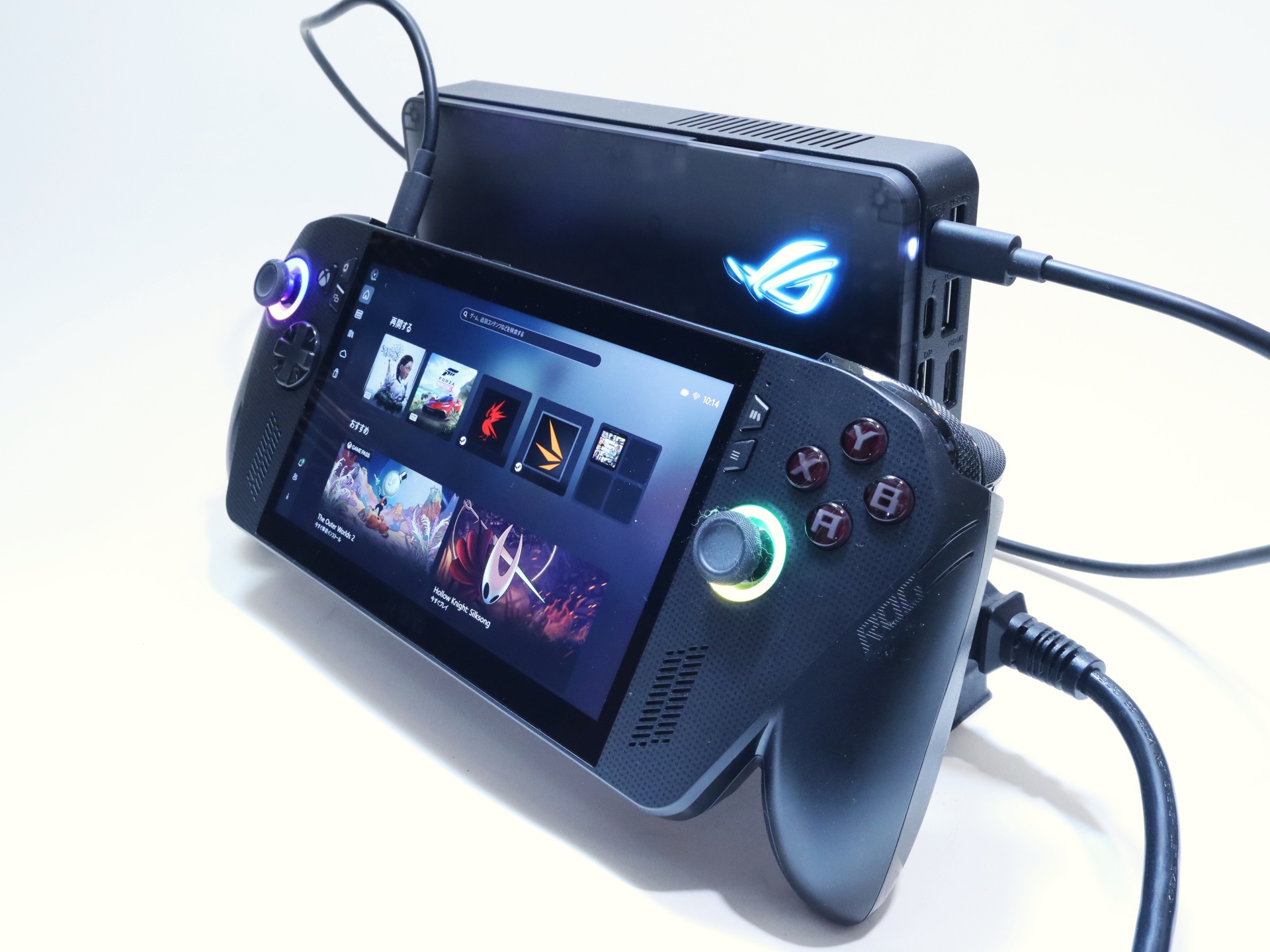 正しく接続するとインジケーターが白色に点滅。接続が完了すると点灯に変わる