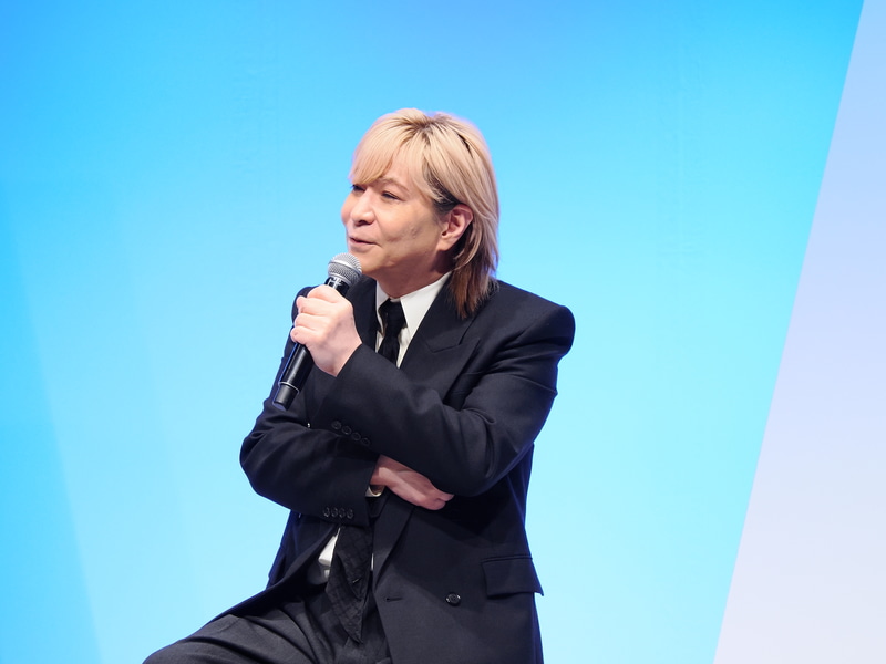 岡本氏によるボツがなければあの名曲が生まれていなかったのでは、ということを聞かれると「ない、ないです」と認めた小室氏