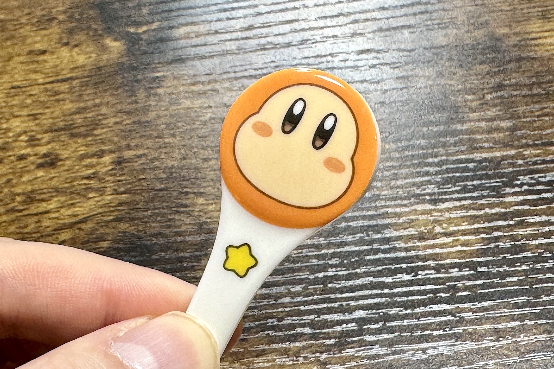 キャラクターの下には星マークも