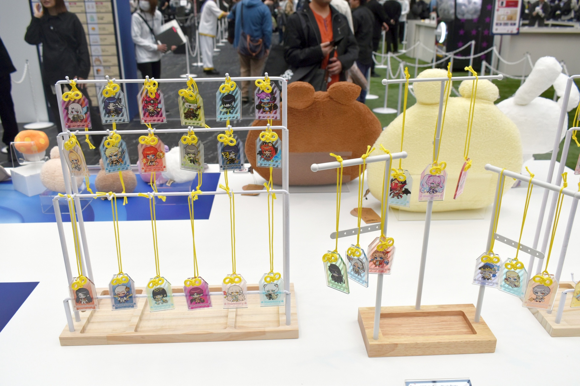 会場限定を含む多くのグッズが販売されており、多くの参加者が訪れていた