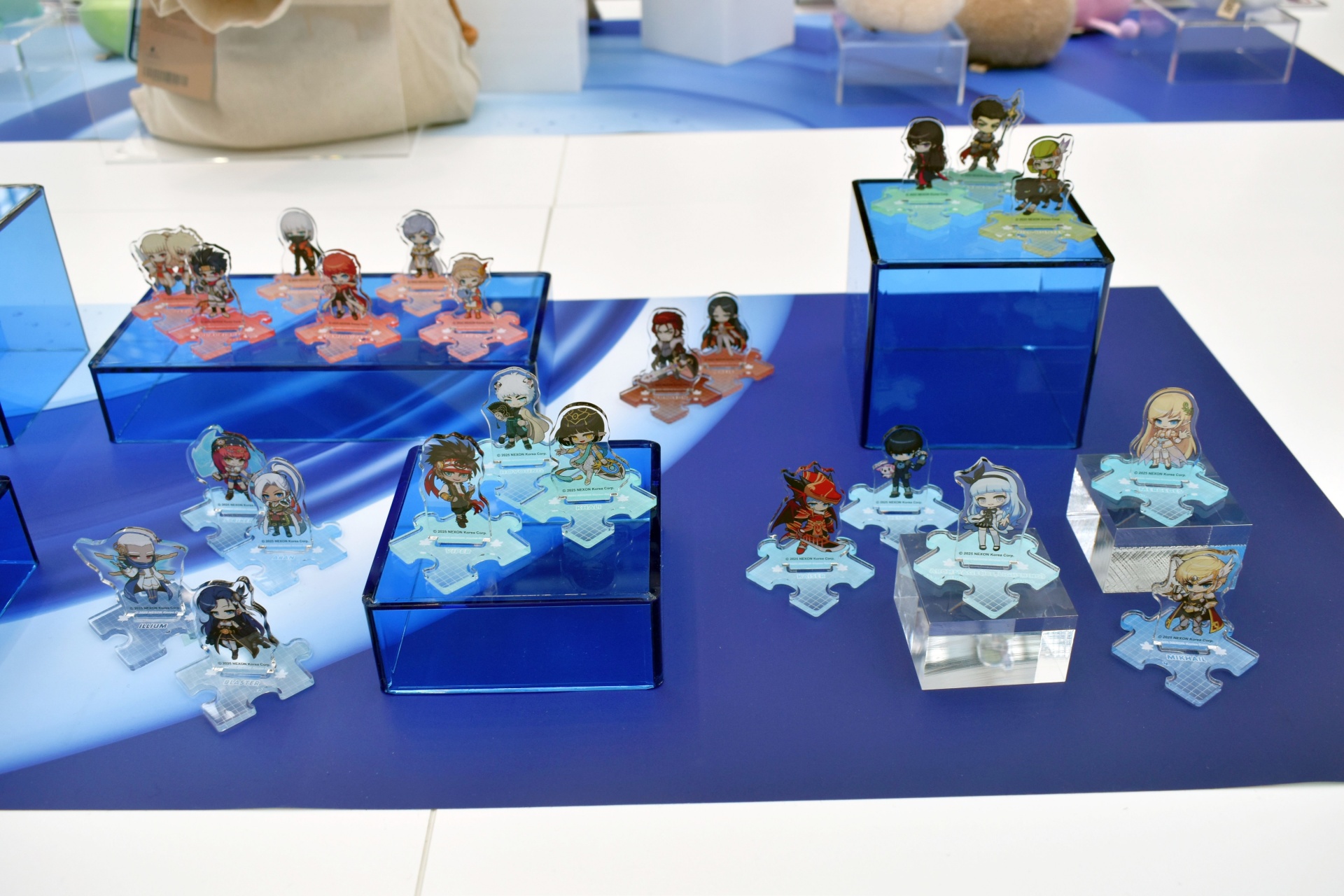 会場限定を含む多くのグッズが販売されており、多くの参加者が訪れていた